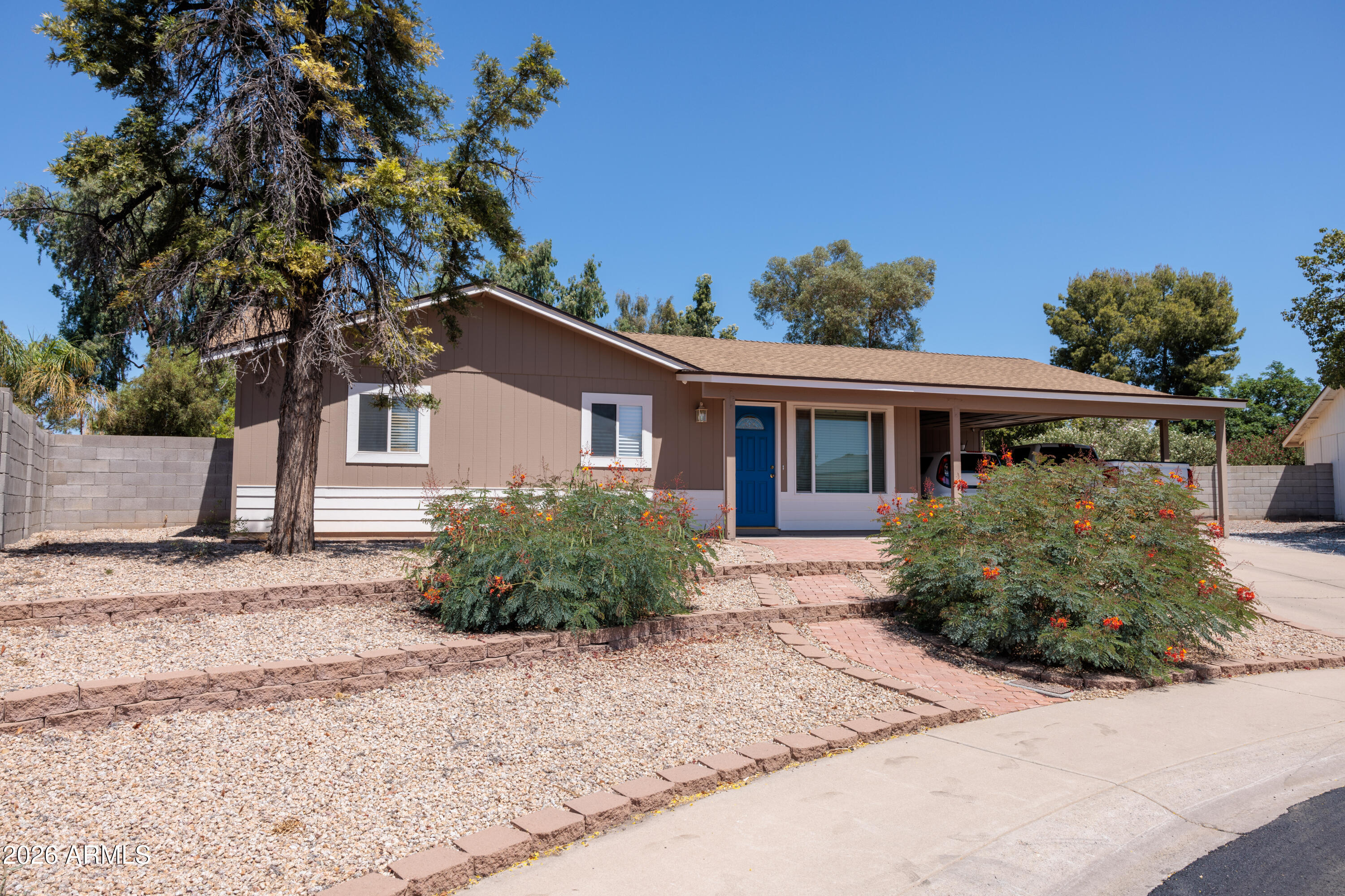 2526 E John Cabot Road — photo