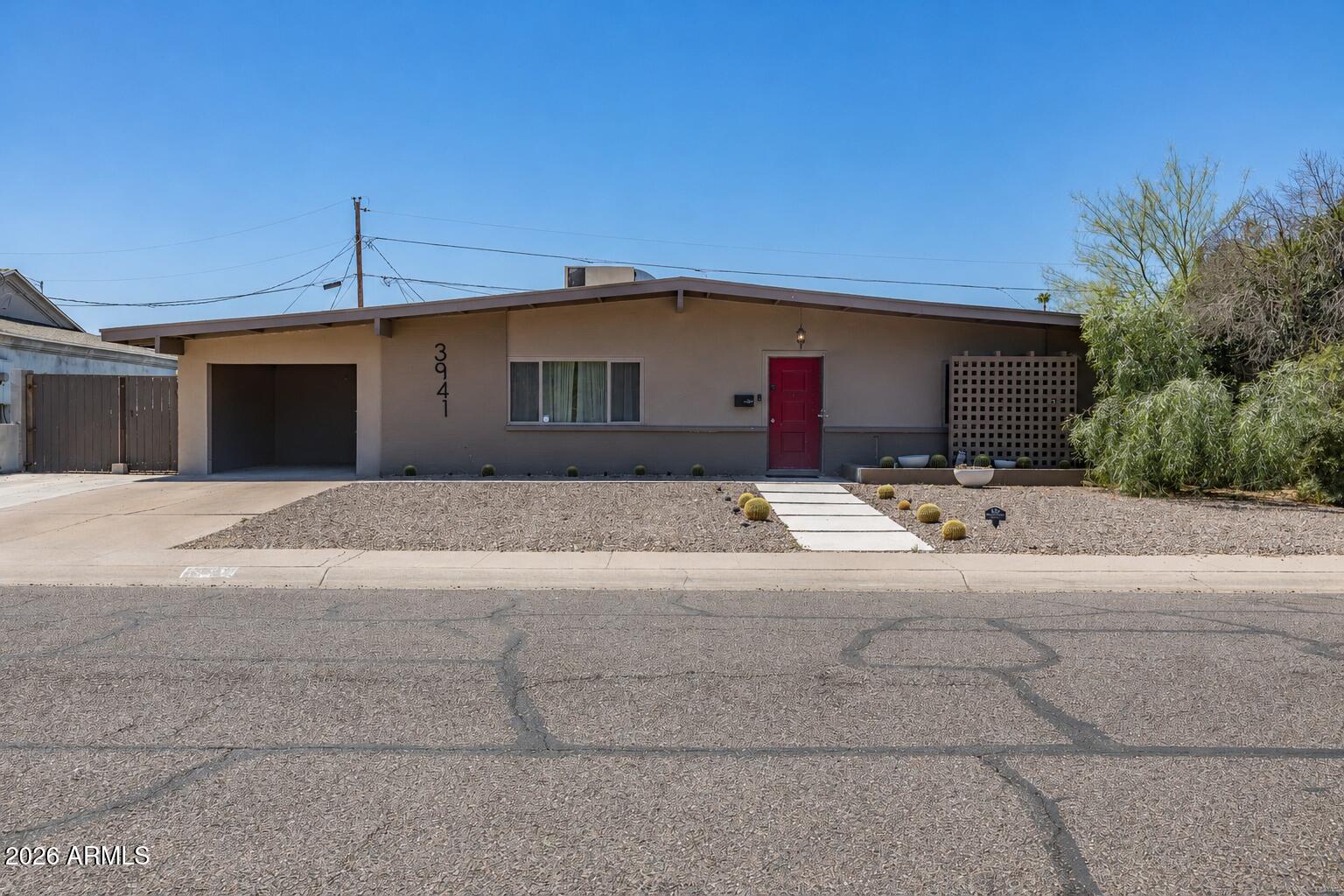 3941 E Mercer Lane — photo