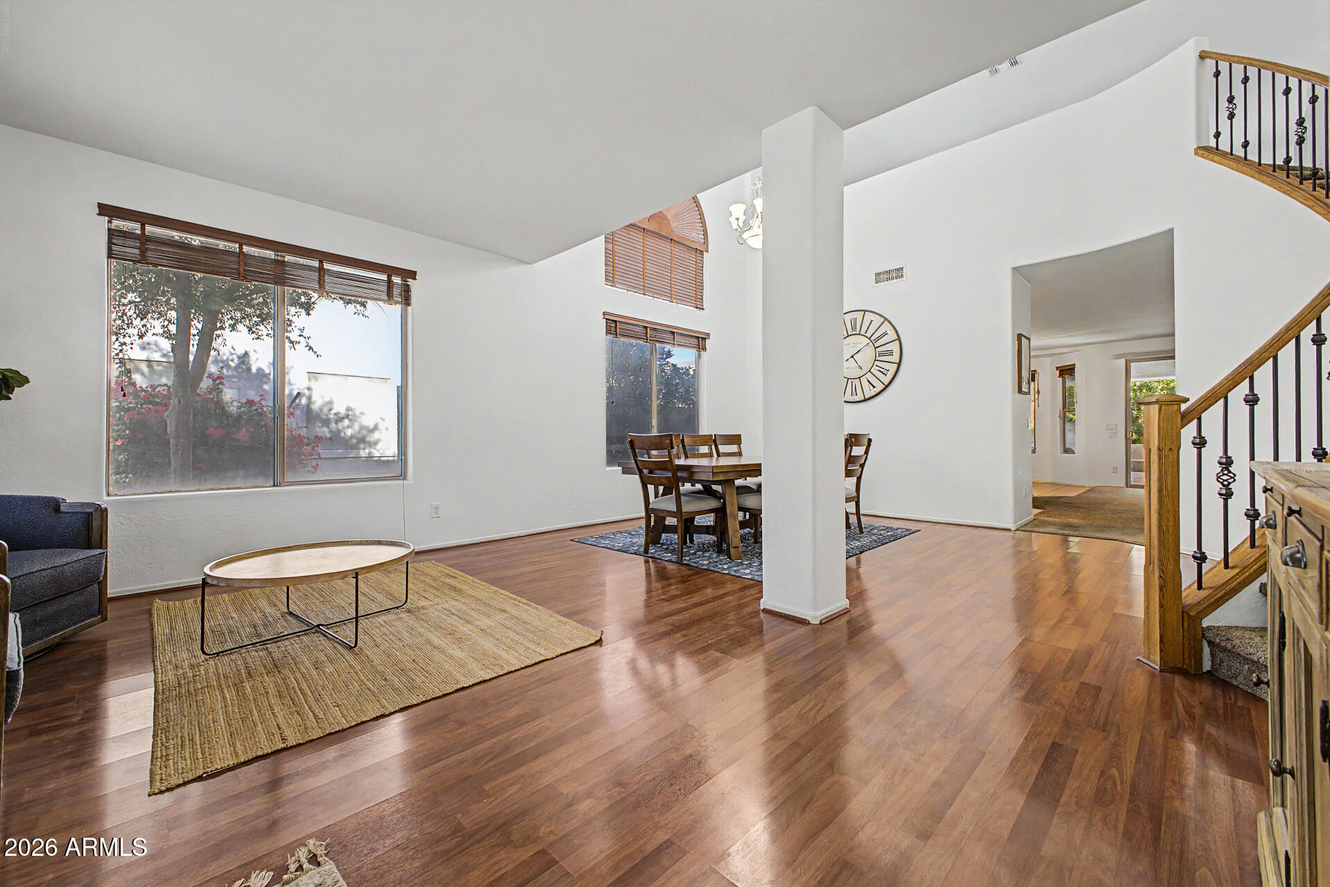 3213 W Pleasant Lane — photo