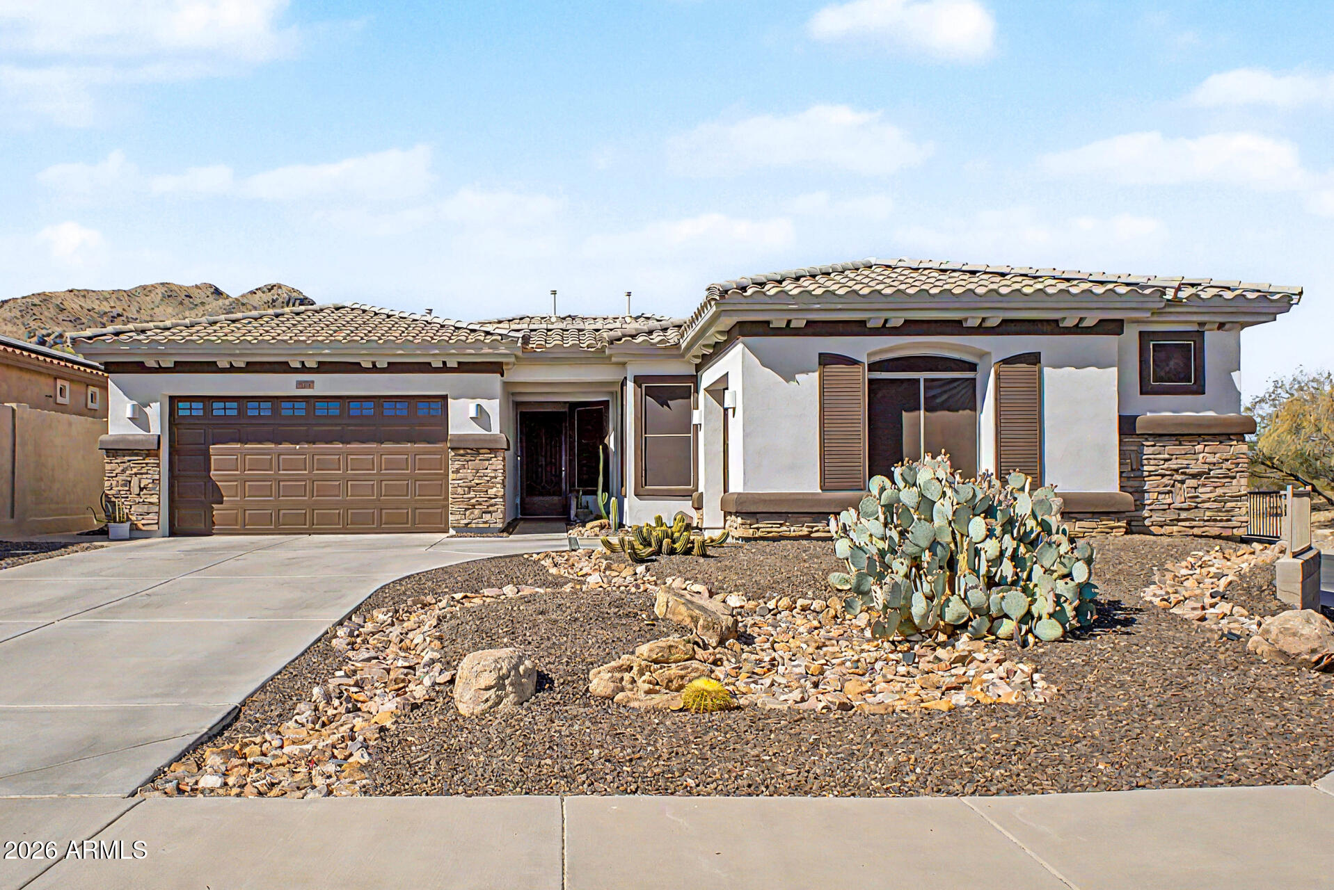 2704 W Nighthawk Way — photo
