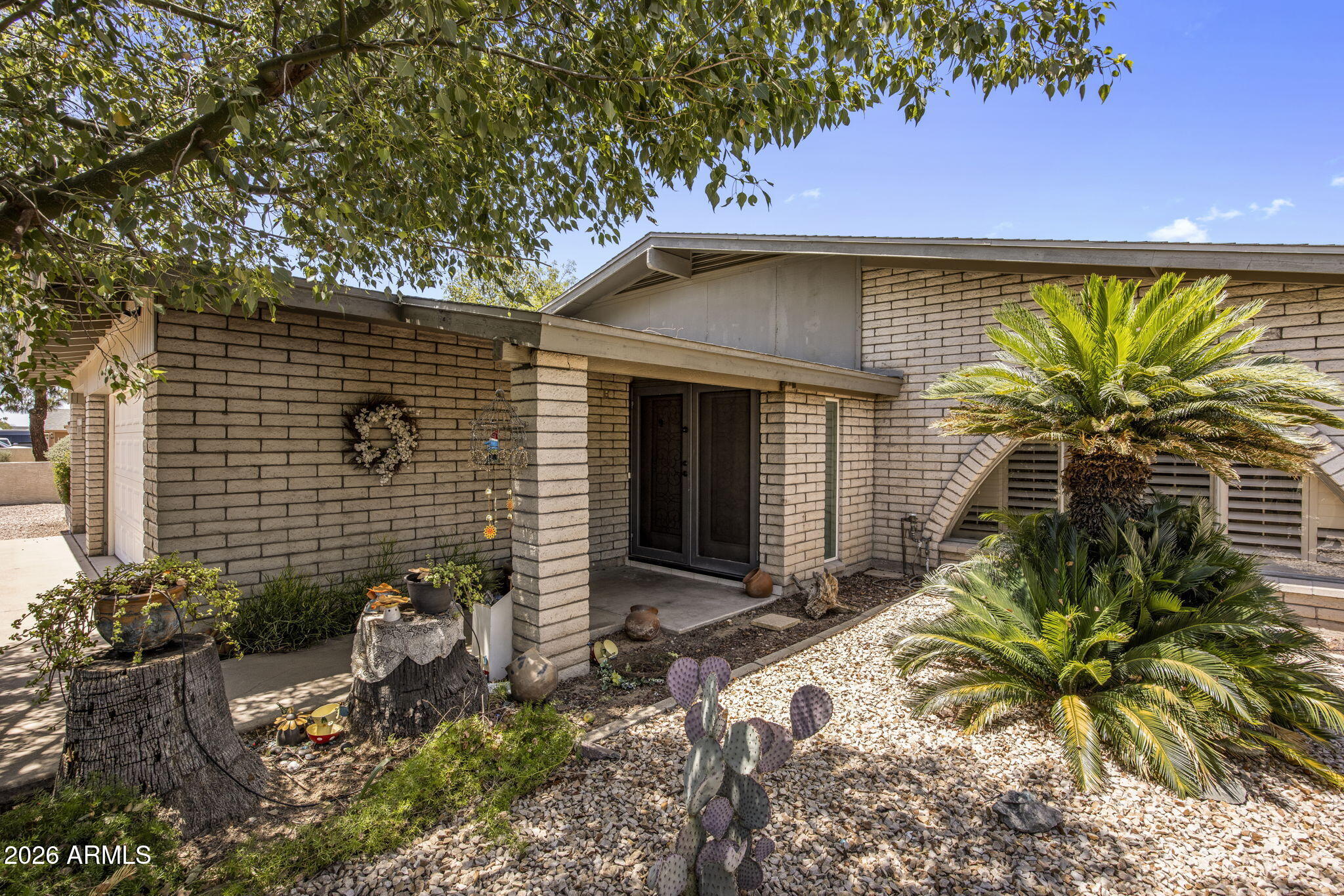 52 W Thunderbird Road — photo
