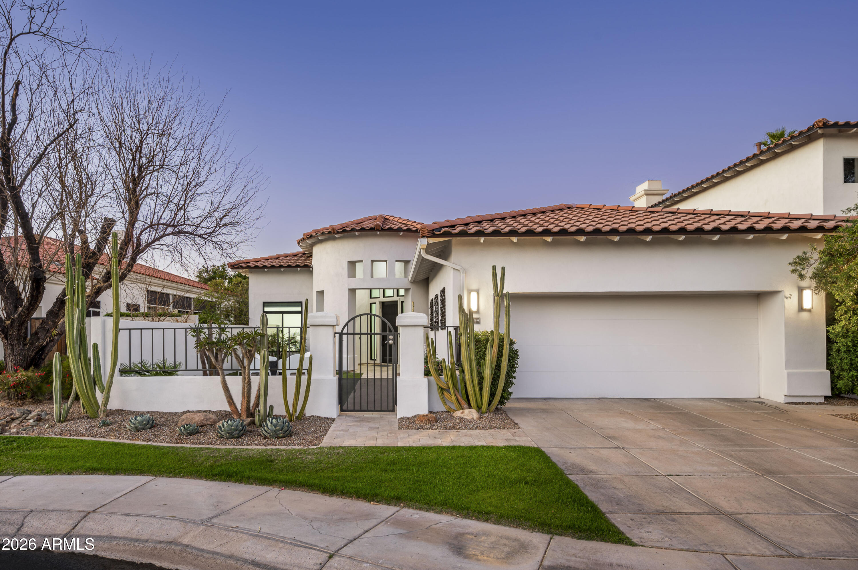 7614 E Cactus Wren Road — photo