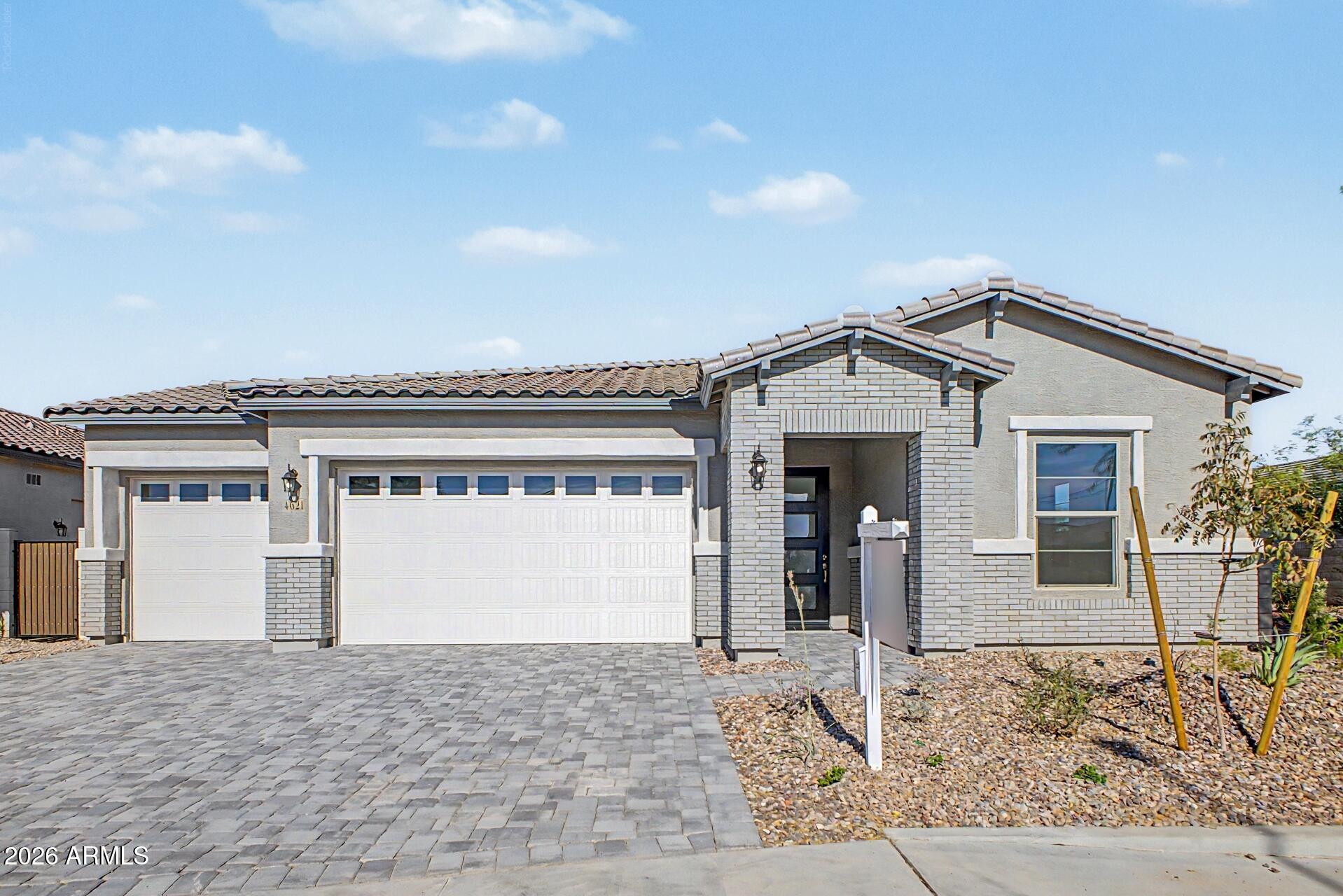 4621 S 119th Drive — photo