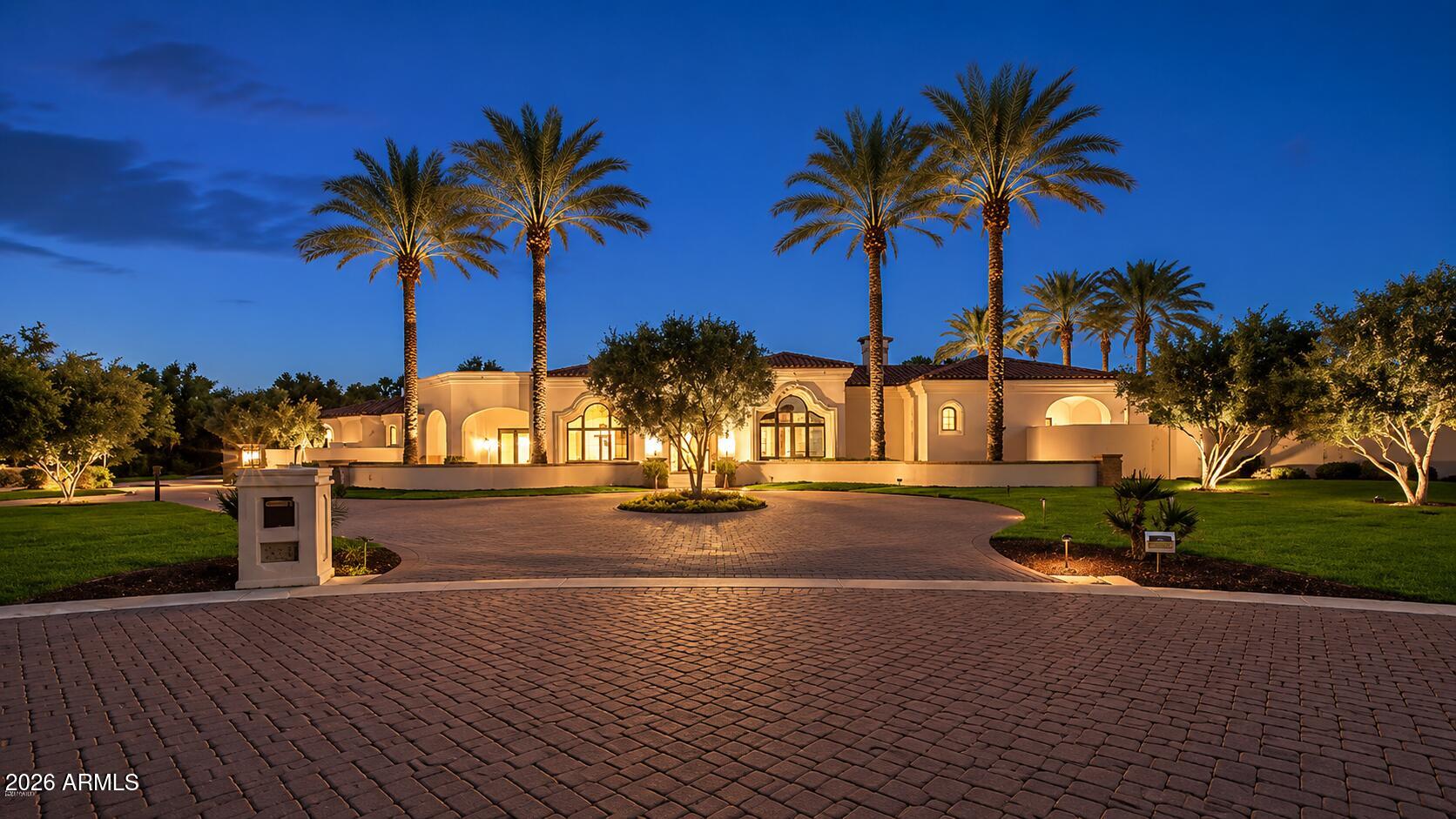 6385 E Royal Palm Road — photo