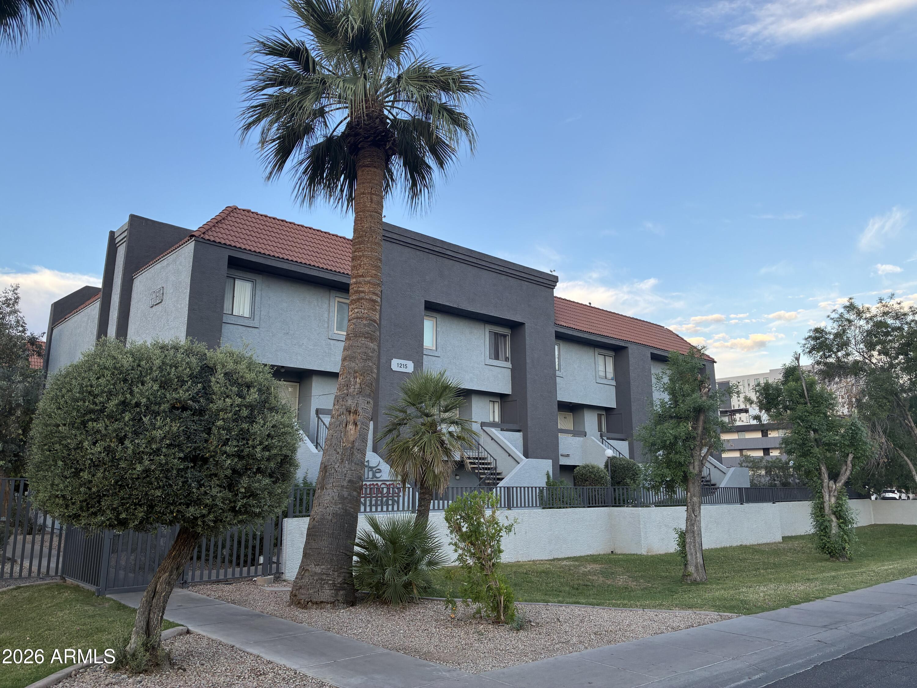 1215 E Lemon Street Apt 127 — photo