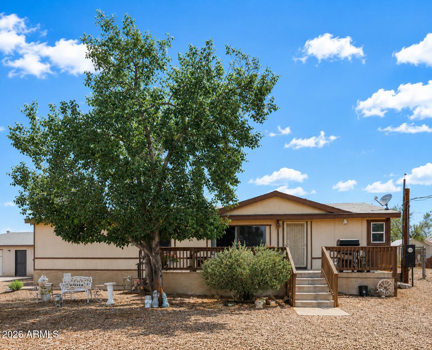 880 E 4th Avenue, Apache Junction, AZ 85119 — photo 2
