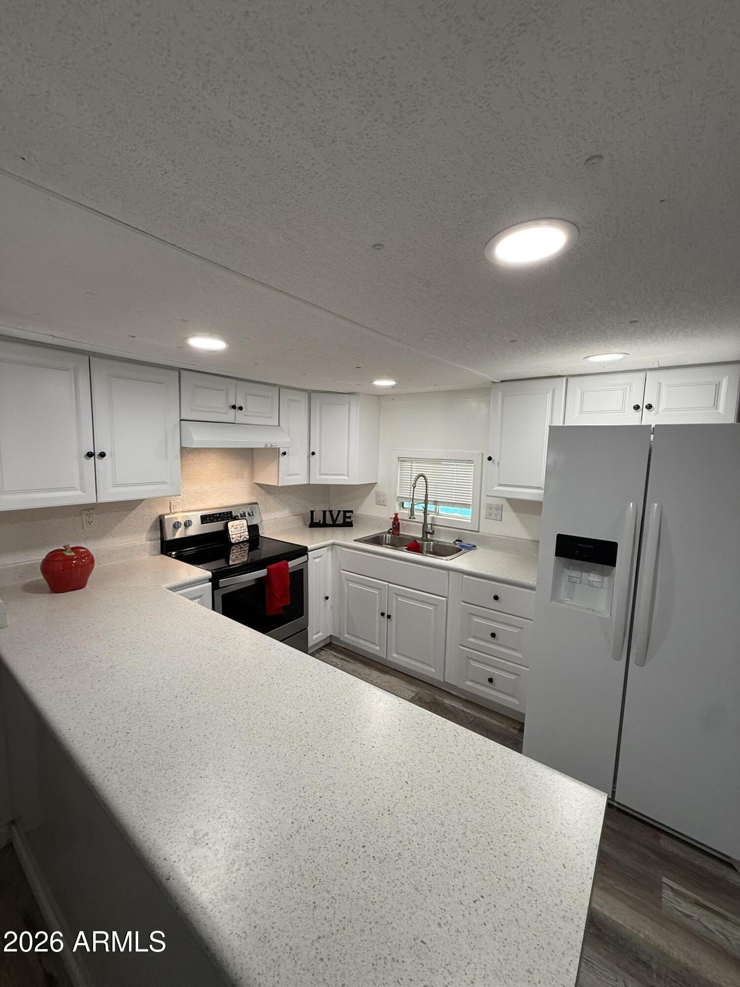 2650 W Union Hills Drive 323 — photo