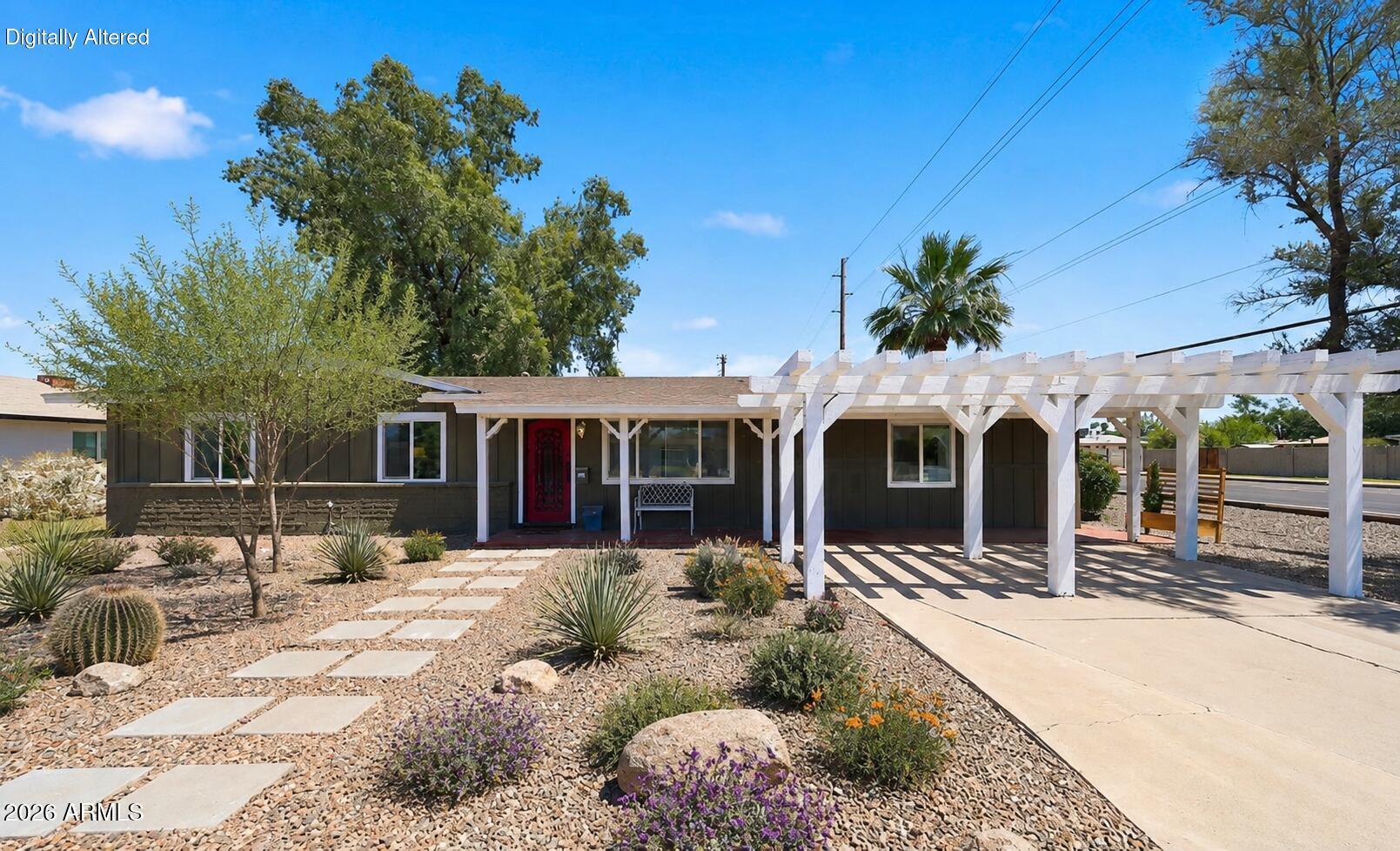 2302 W Berridge Lane — photo