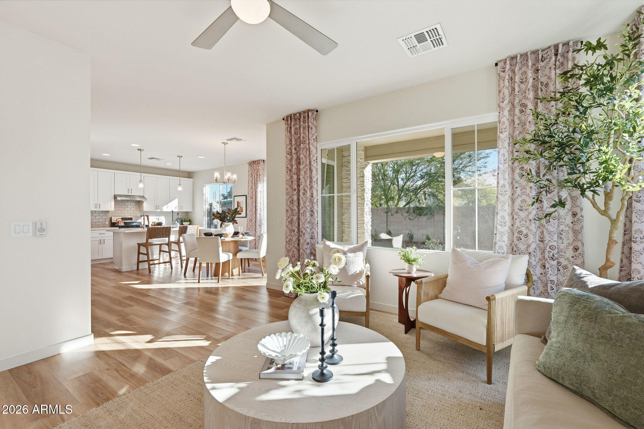 1527 W Sierra Vista Drive — photo