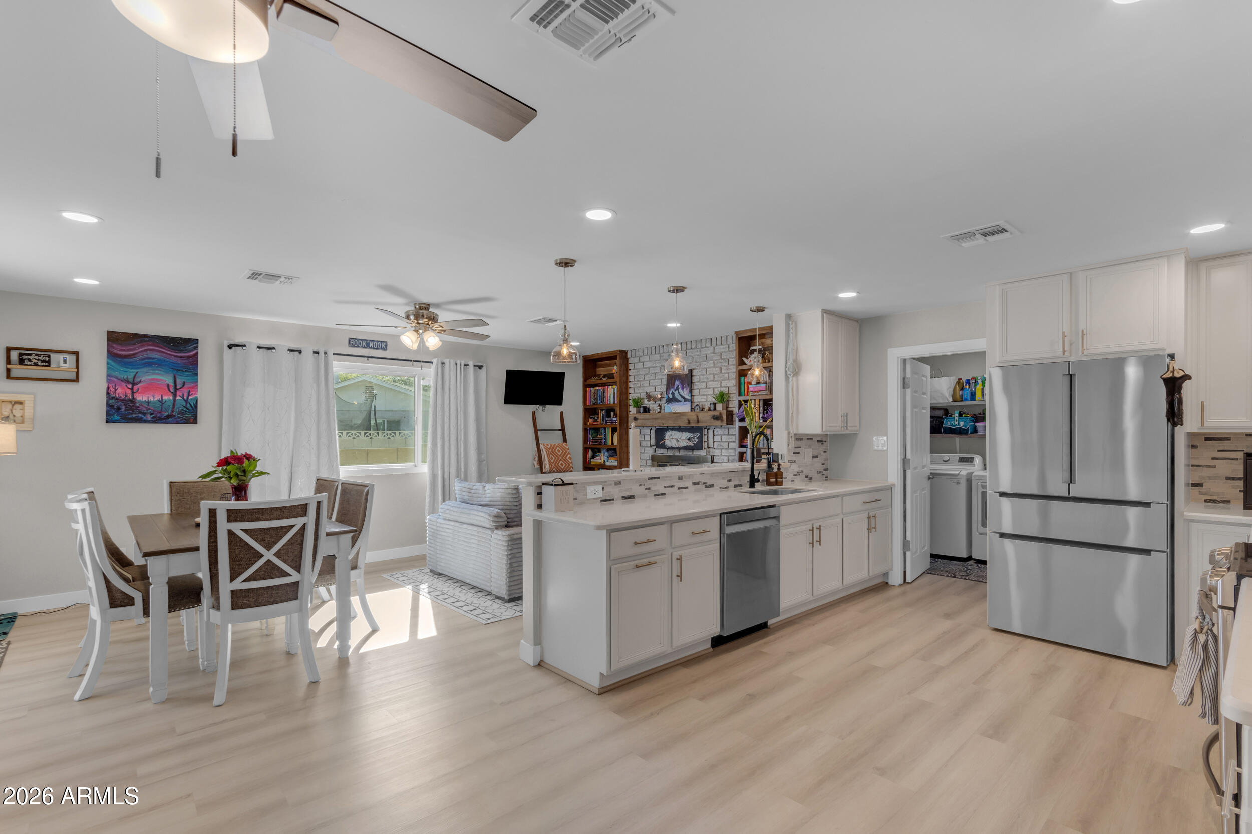 704 N Gentry Circle — photo