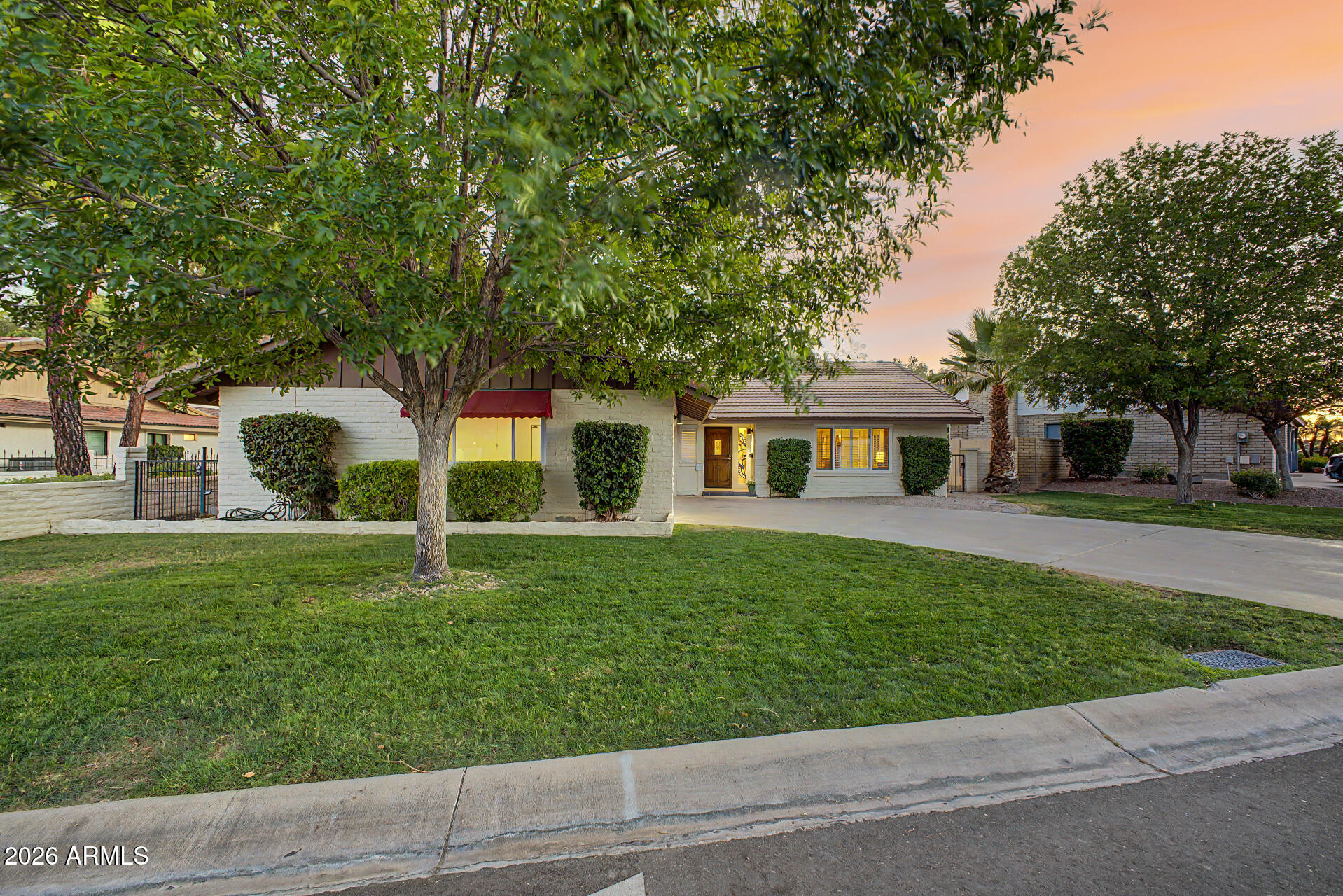 1221 E Steamboat Bend Drive — photo