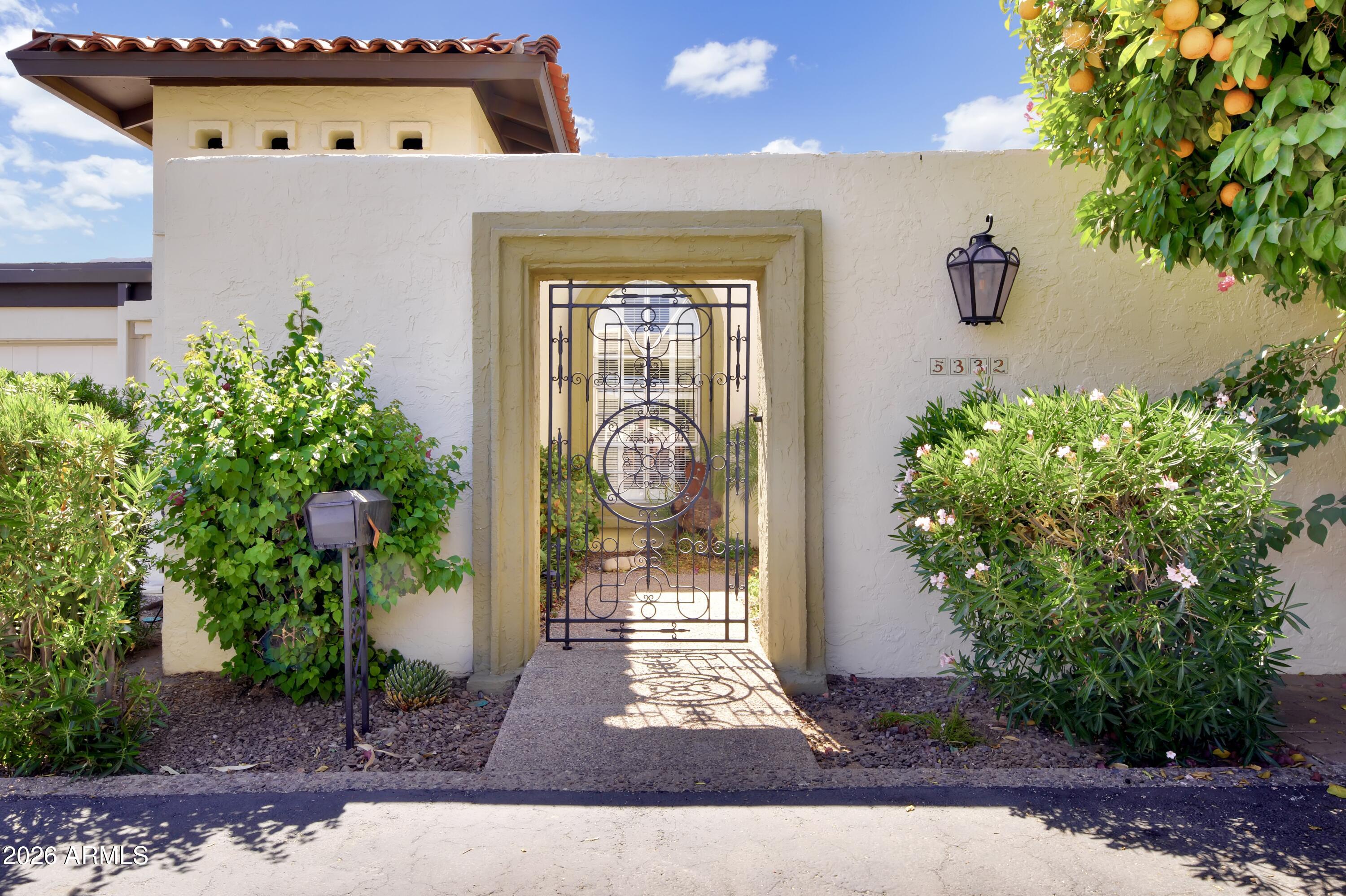 5332 N Questa Tierra Drive — photo