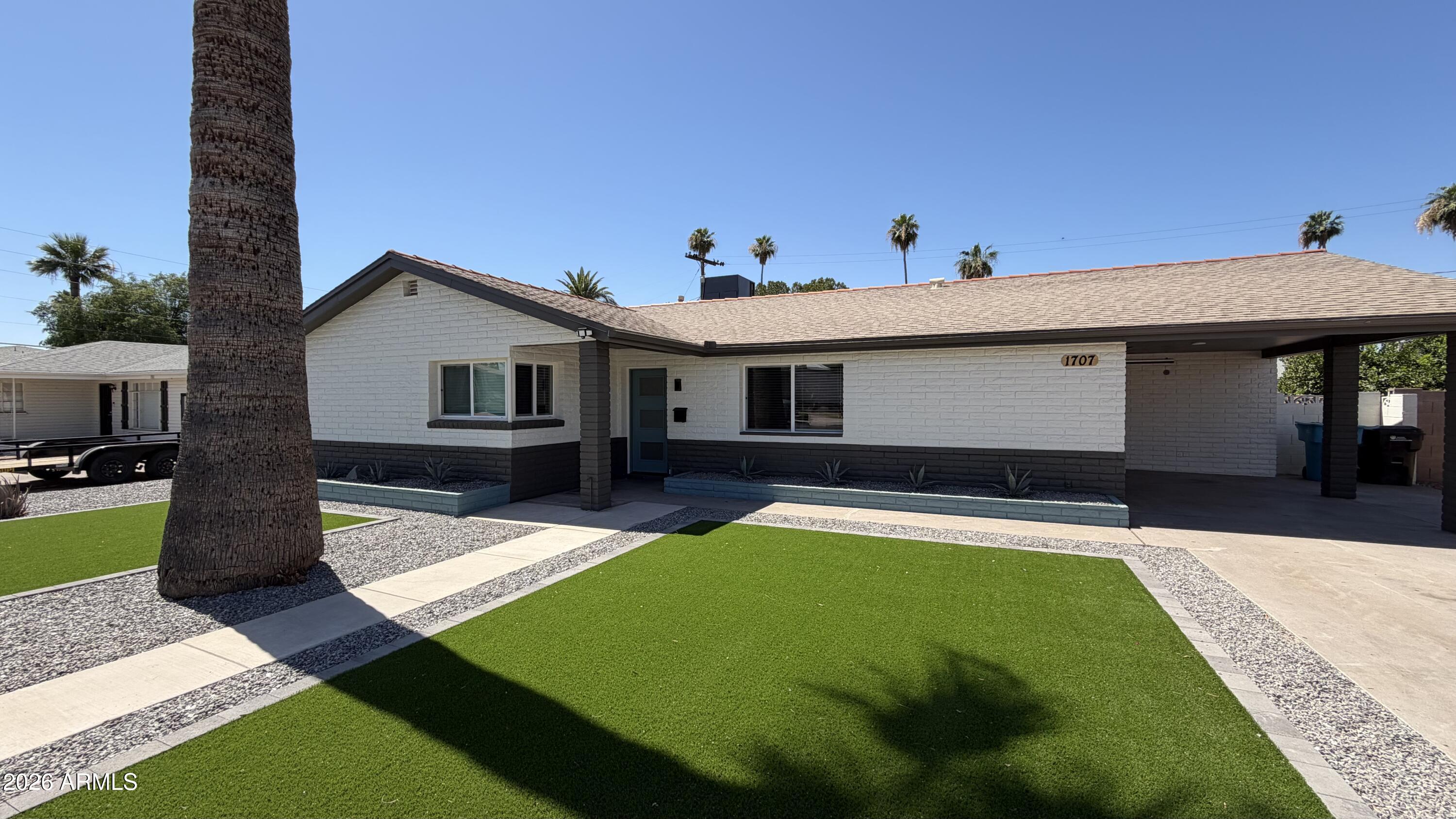 1707 W Highland Avenue — photo