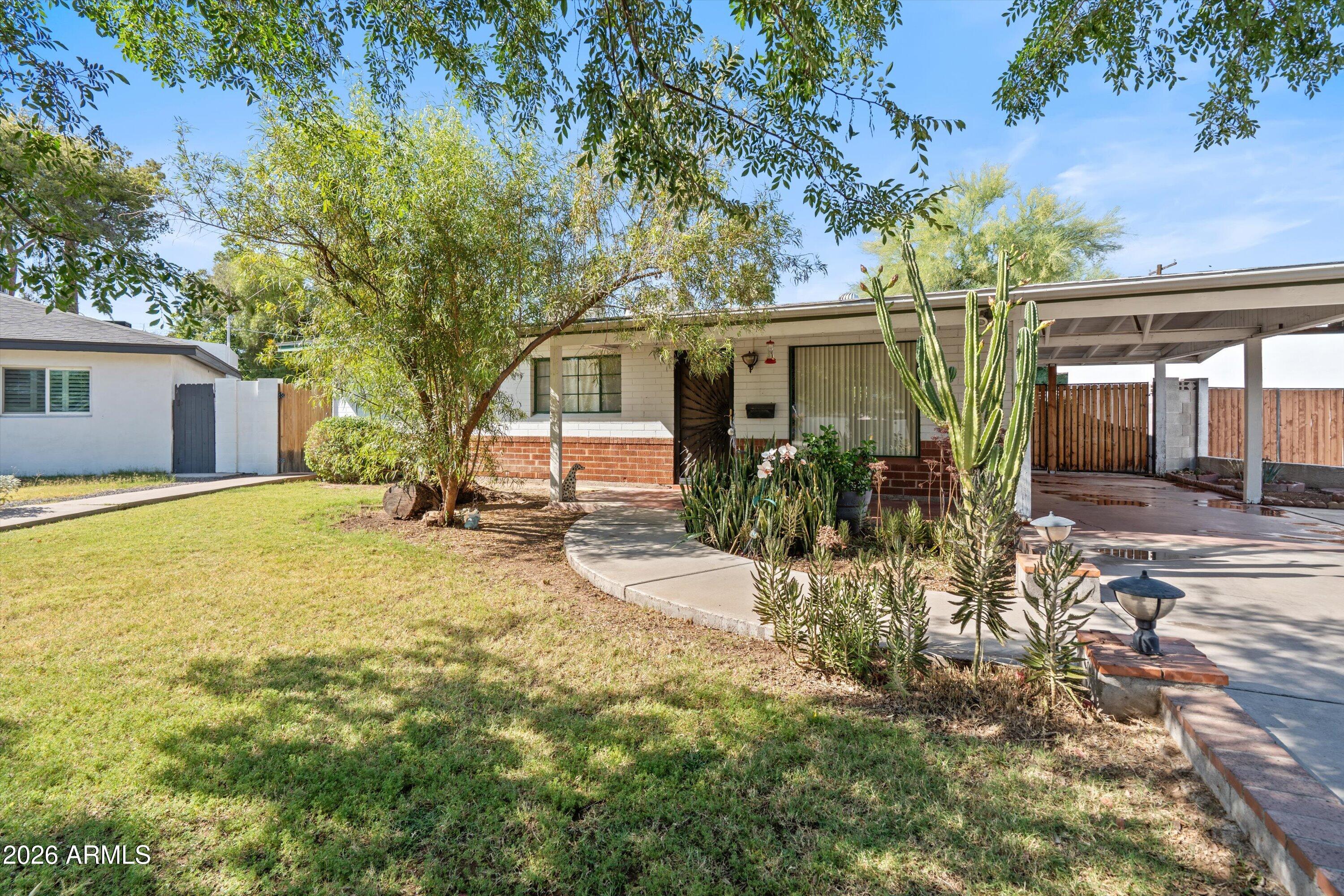 1130 E Colter Street — photo