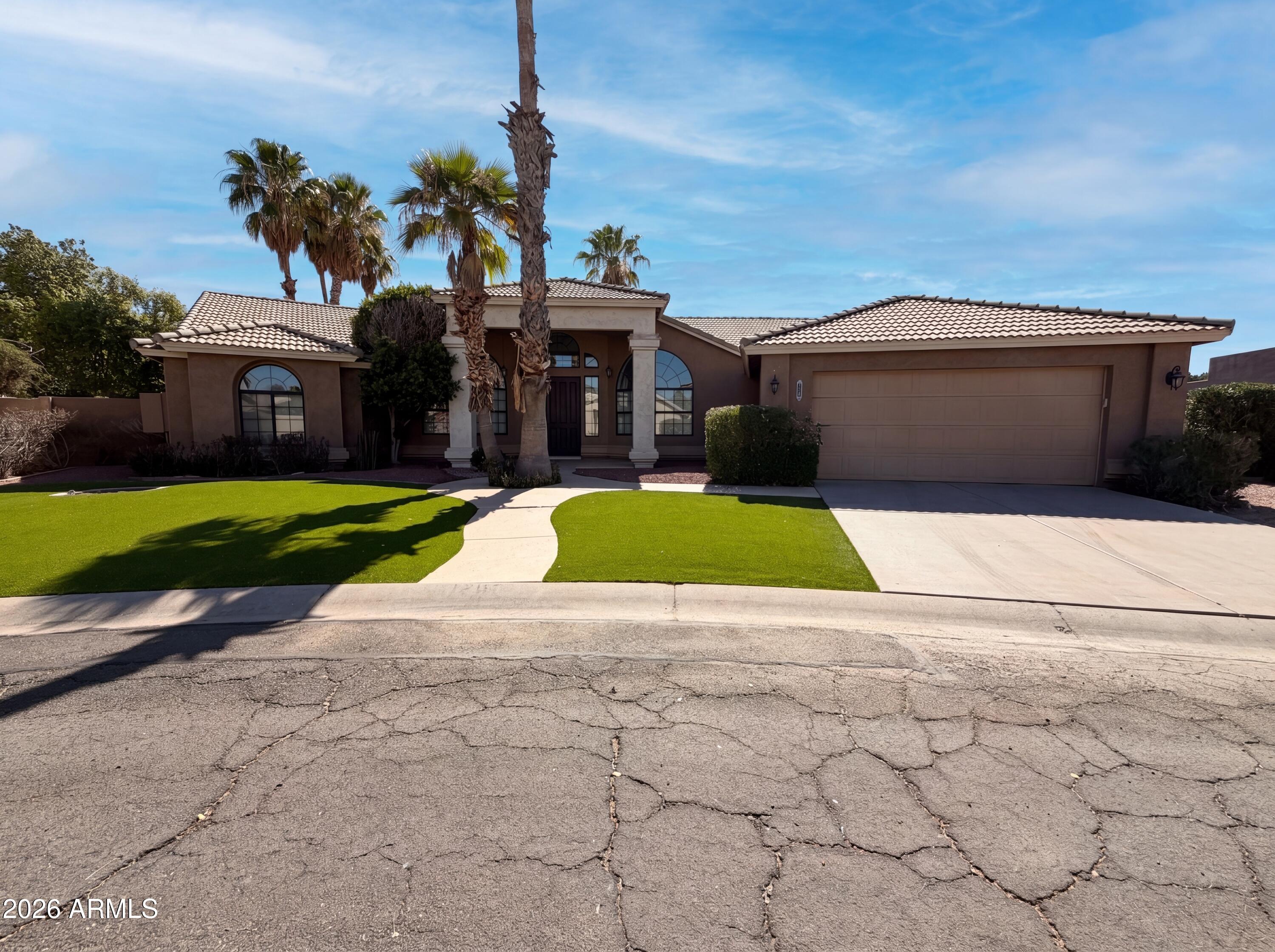 1207 E Clearview Drive — photo