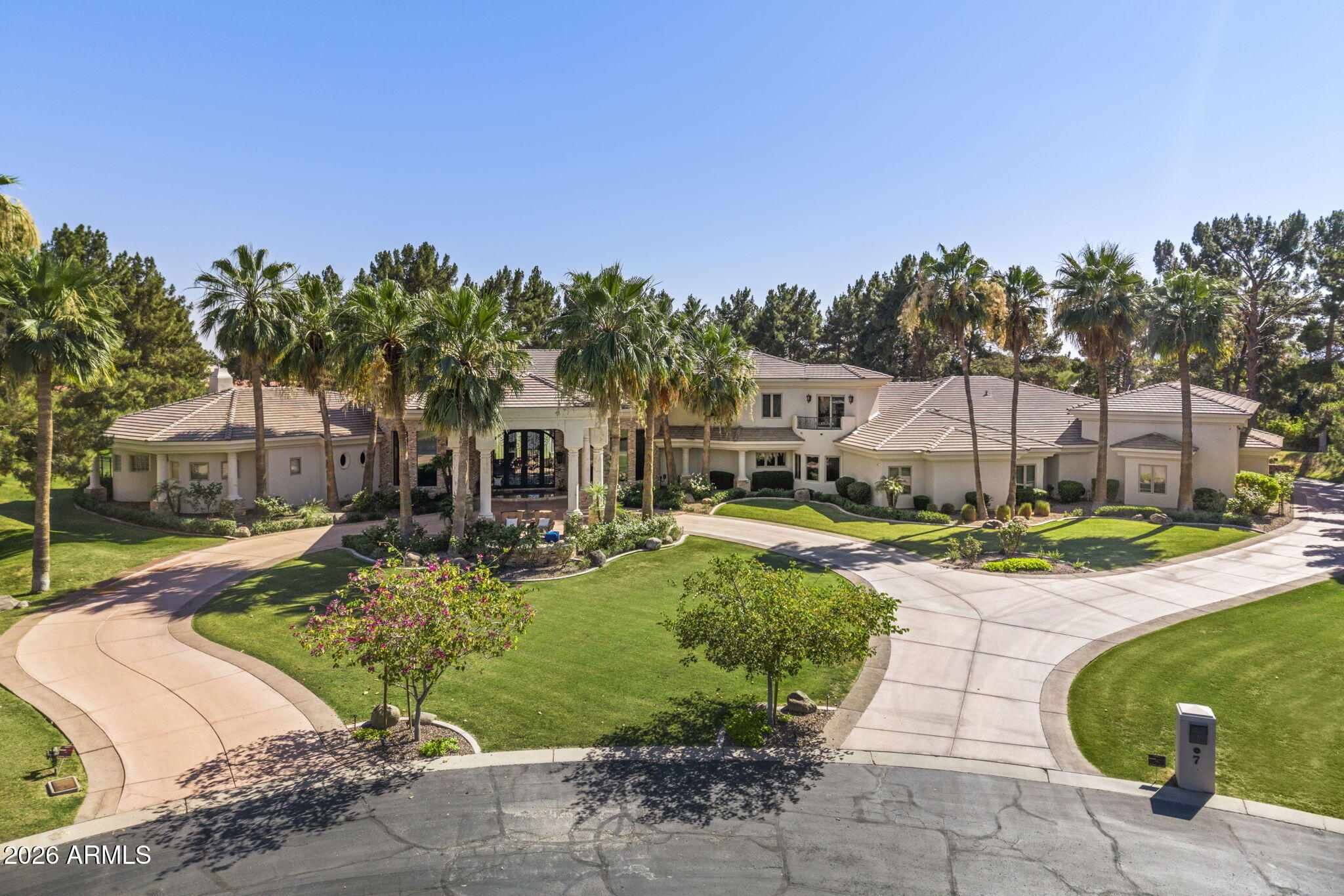7 E Oakwood Hills Drive — photo