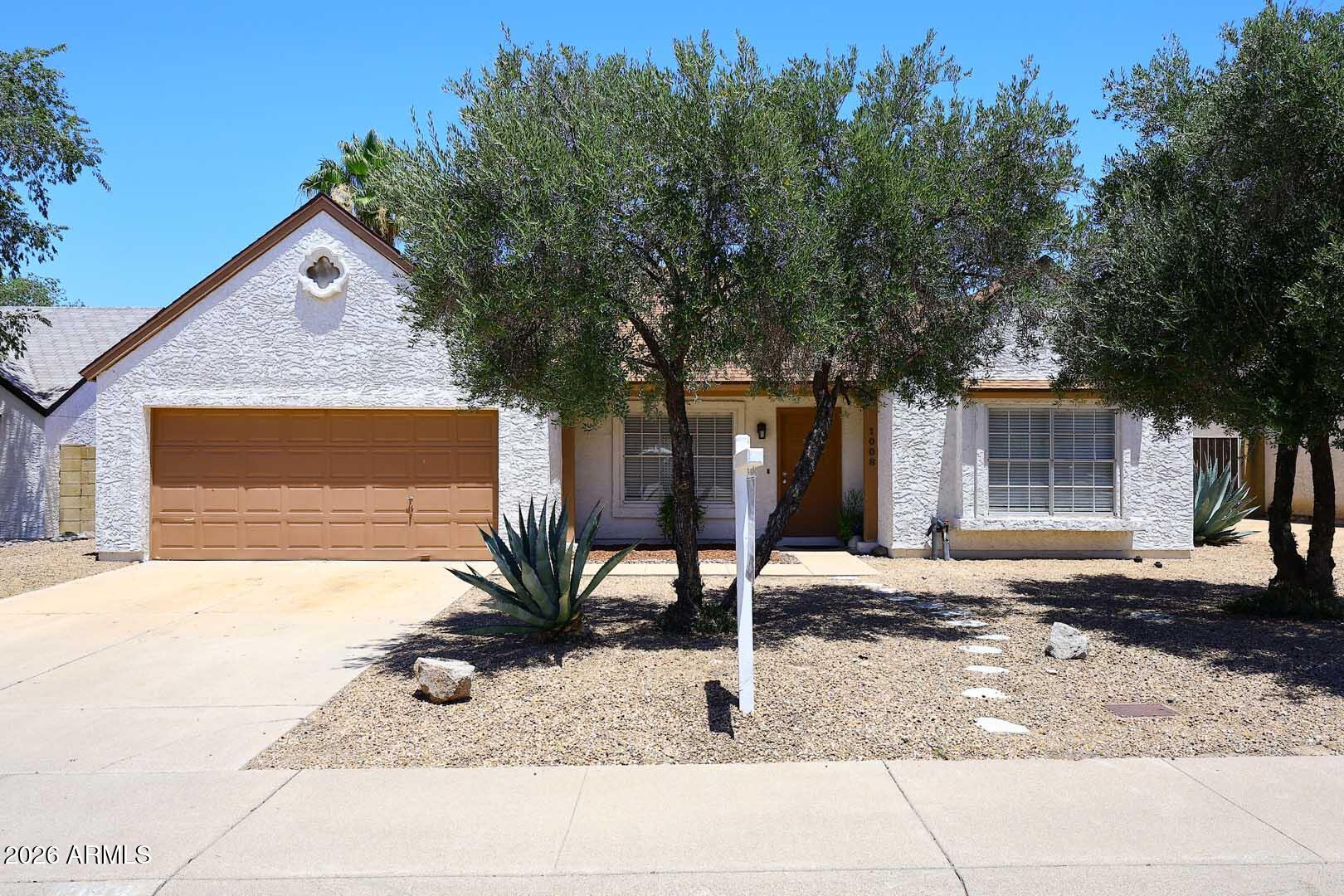 1008 E Oraibi Drive — photo