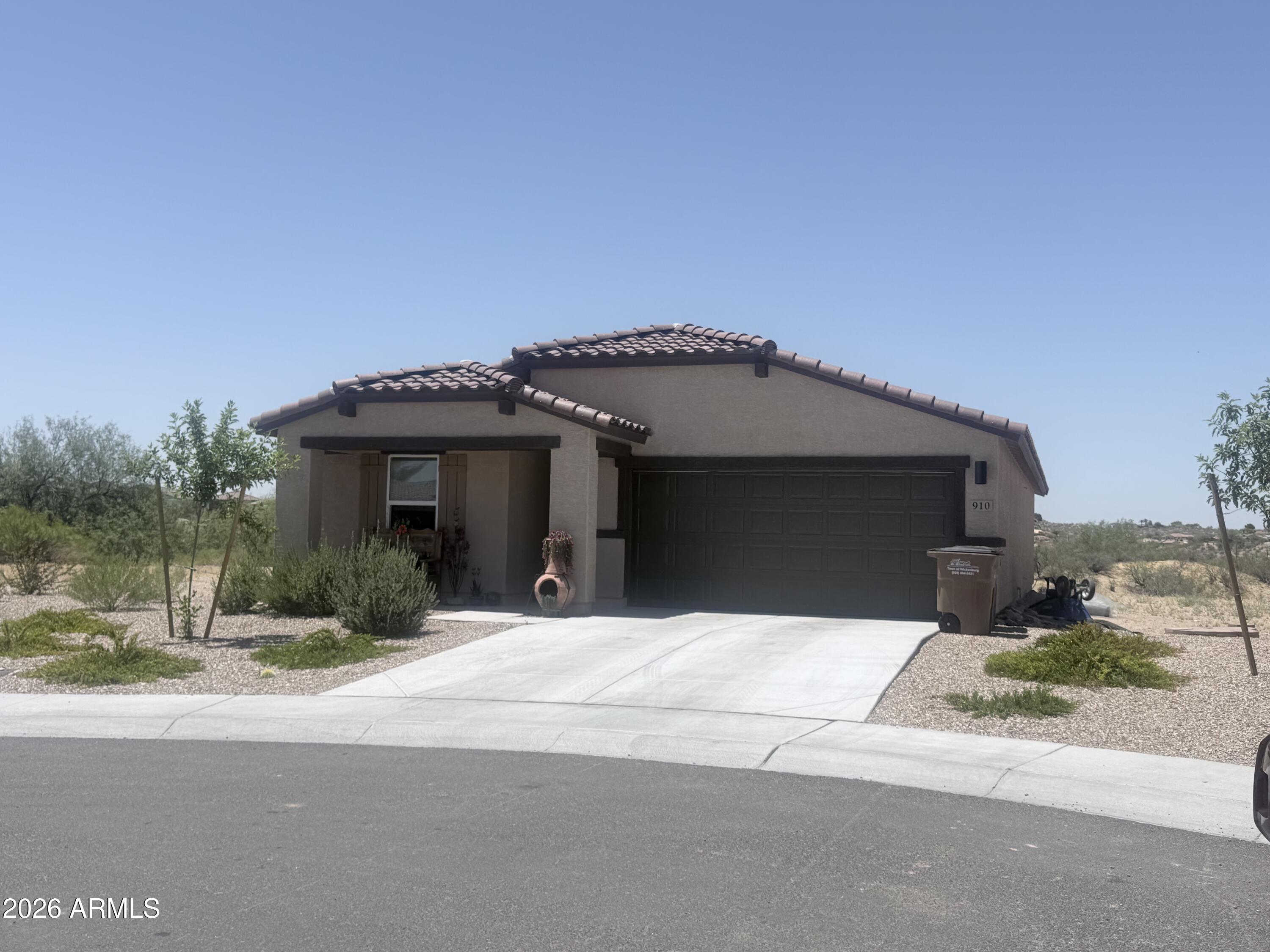 910 Echo Court — photo