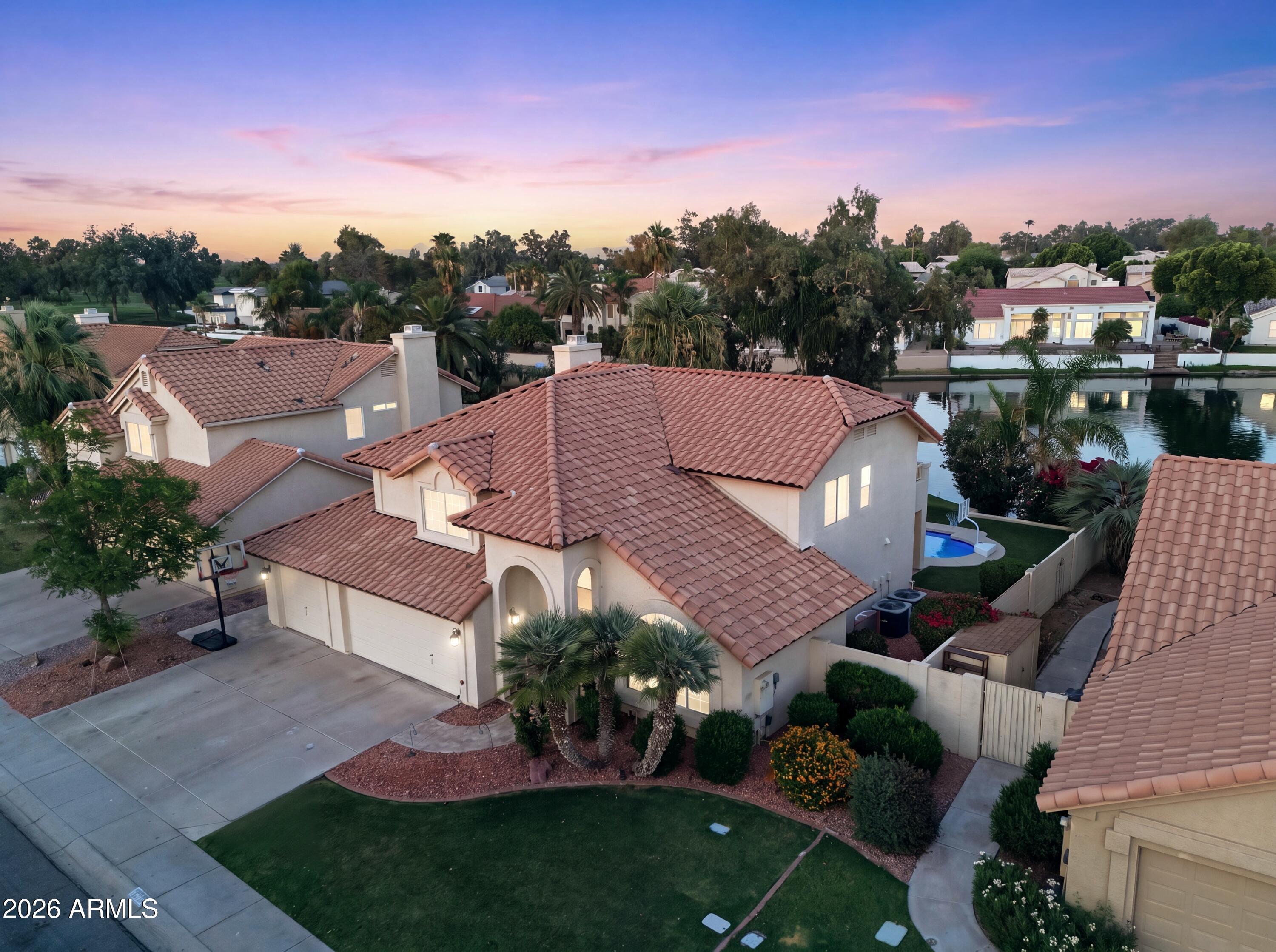 3821 S Hawthorn Drive — photo