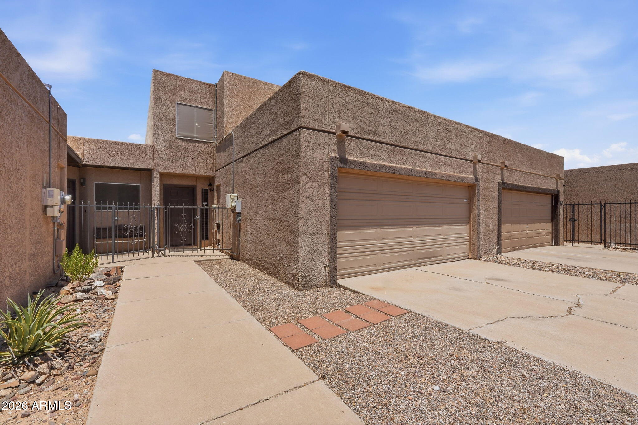 742 E Pepper Drive — photo