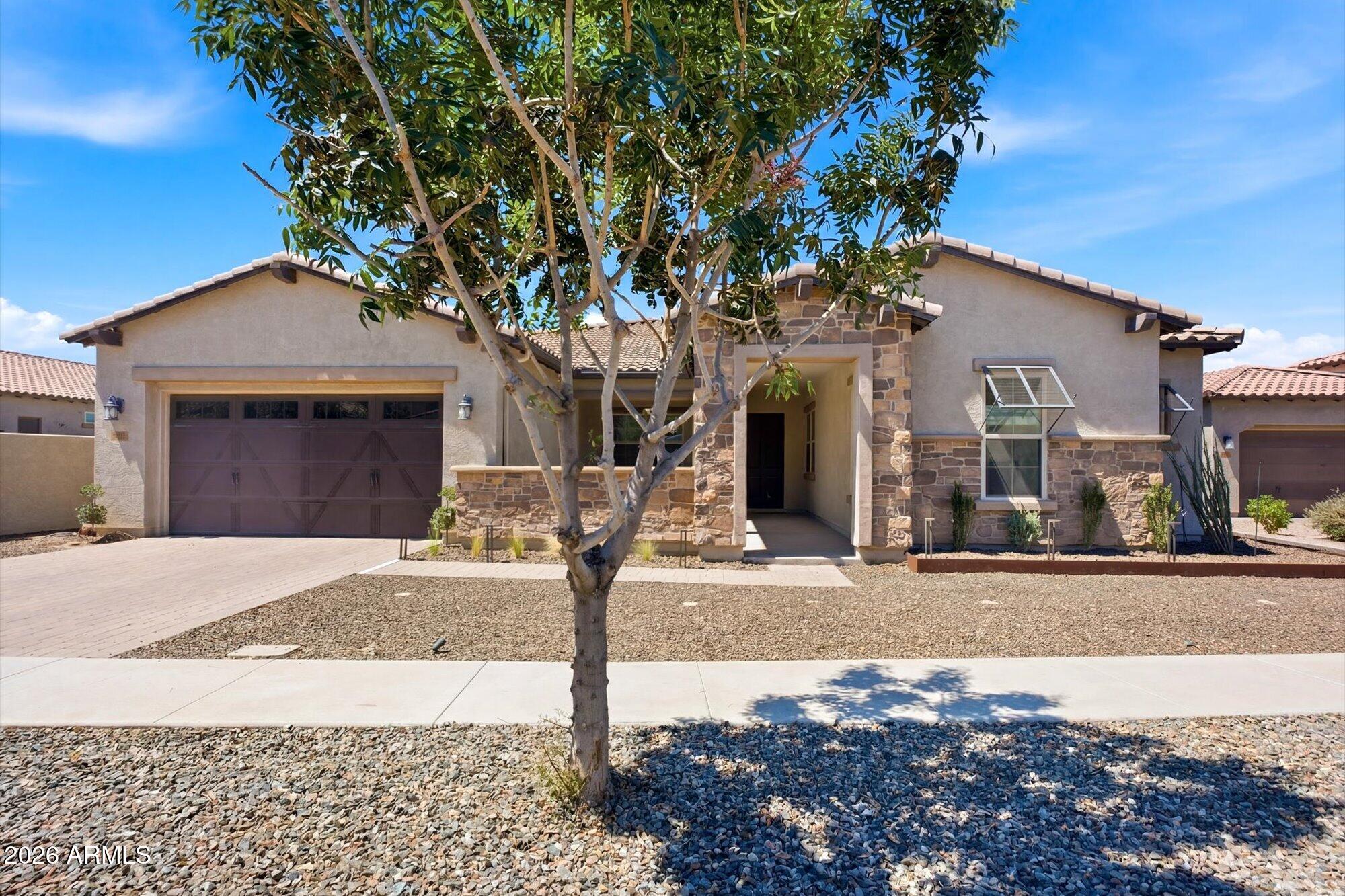 3034 E Desert Lane — photo