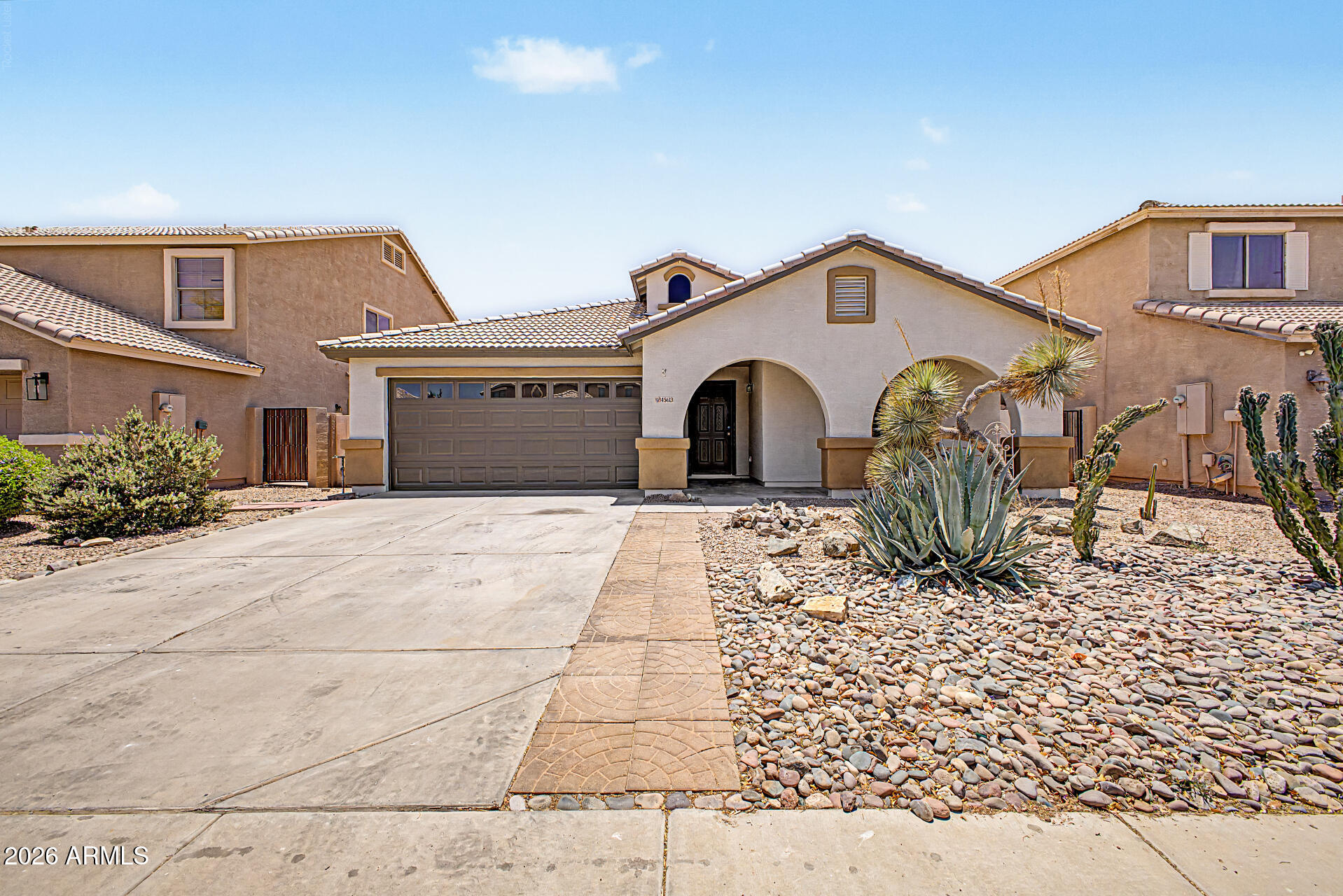 45613 W Dutchman Drive — photo