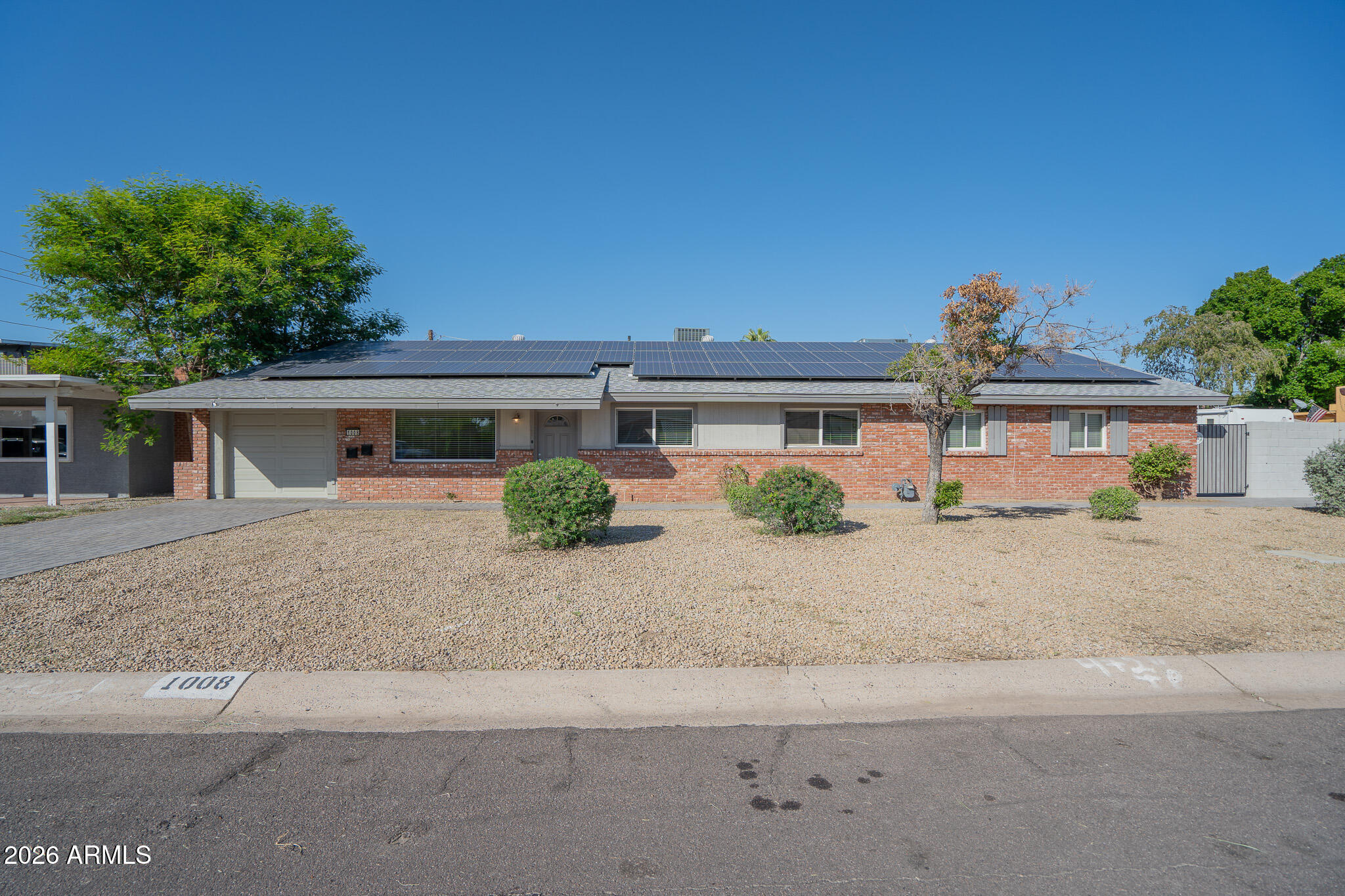 1008 E Citrus Way — photo
