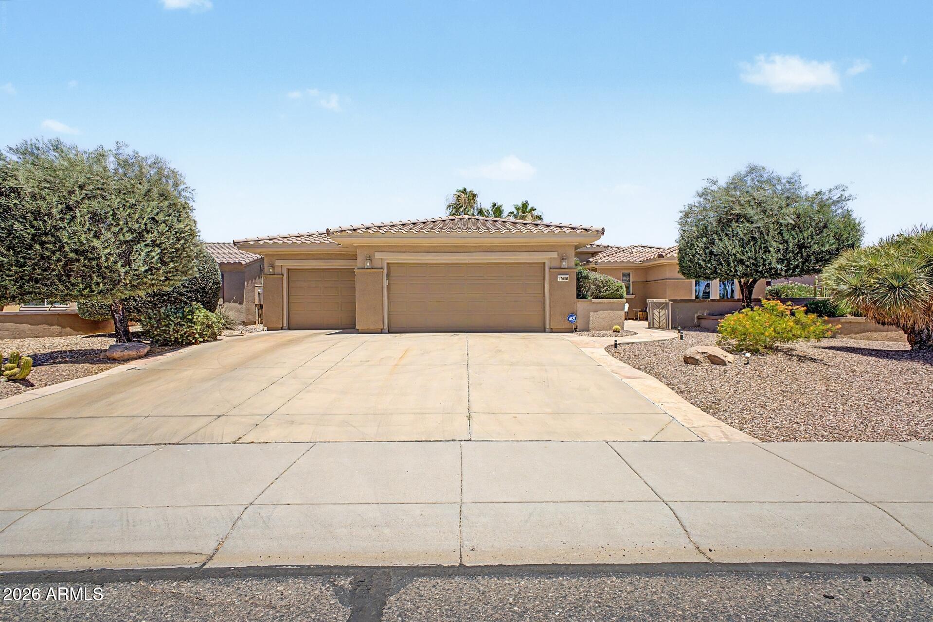 17658 W Calistoga Drive — photo