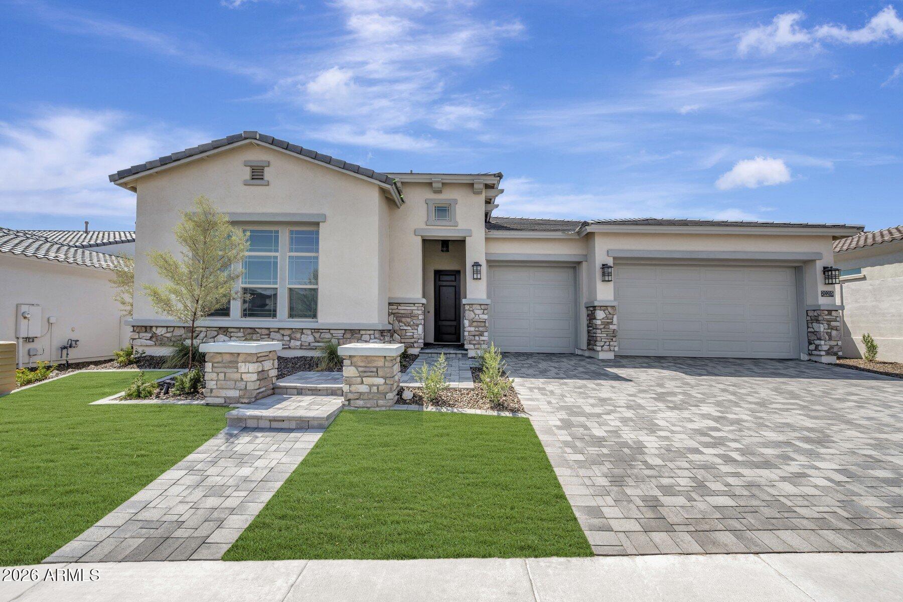 20215 W Luke Avenue — photo