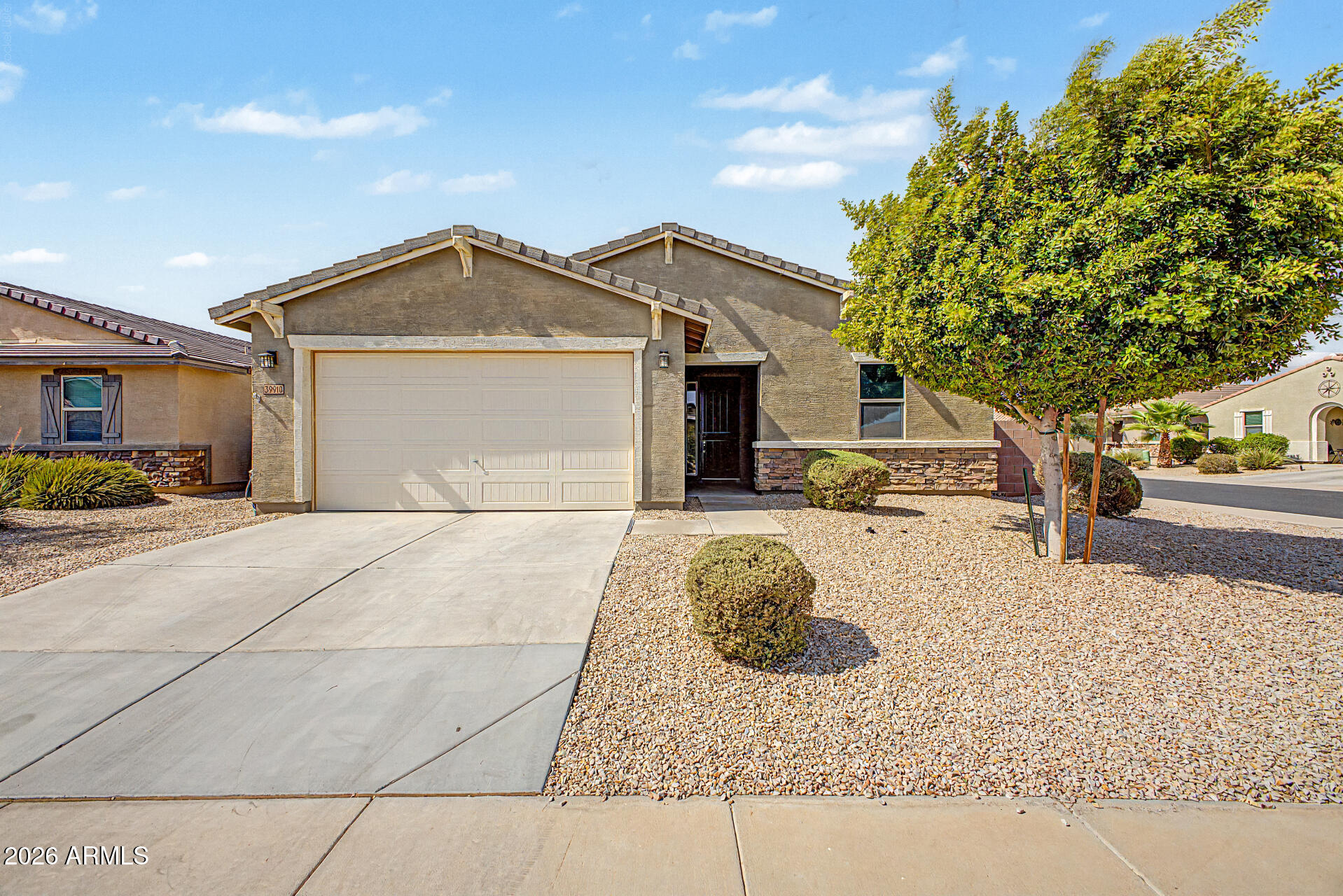 39910 W Curtis Way — photo