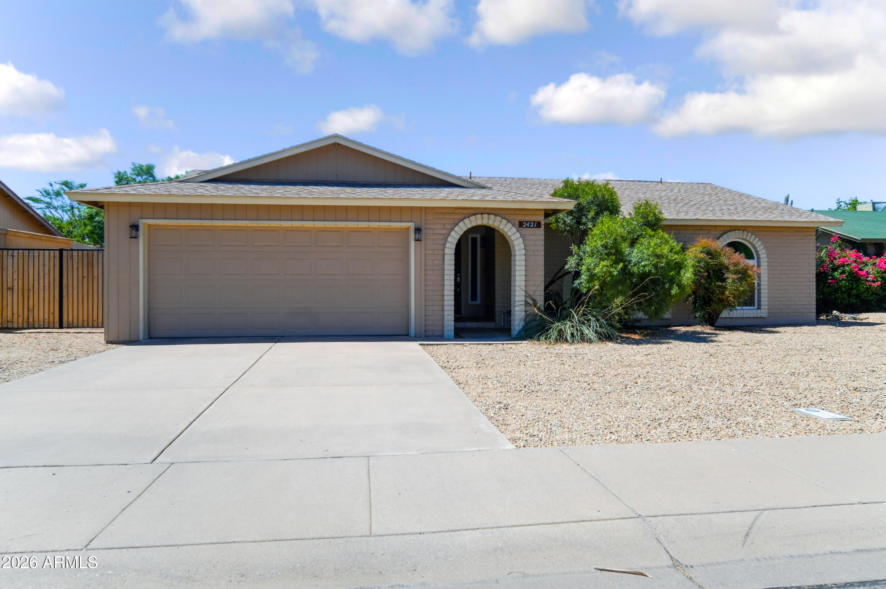 2421 W Brooks Street — photo