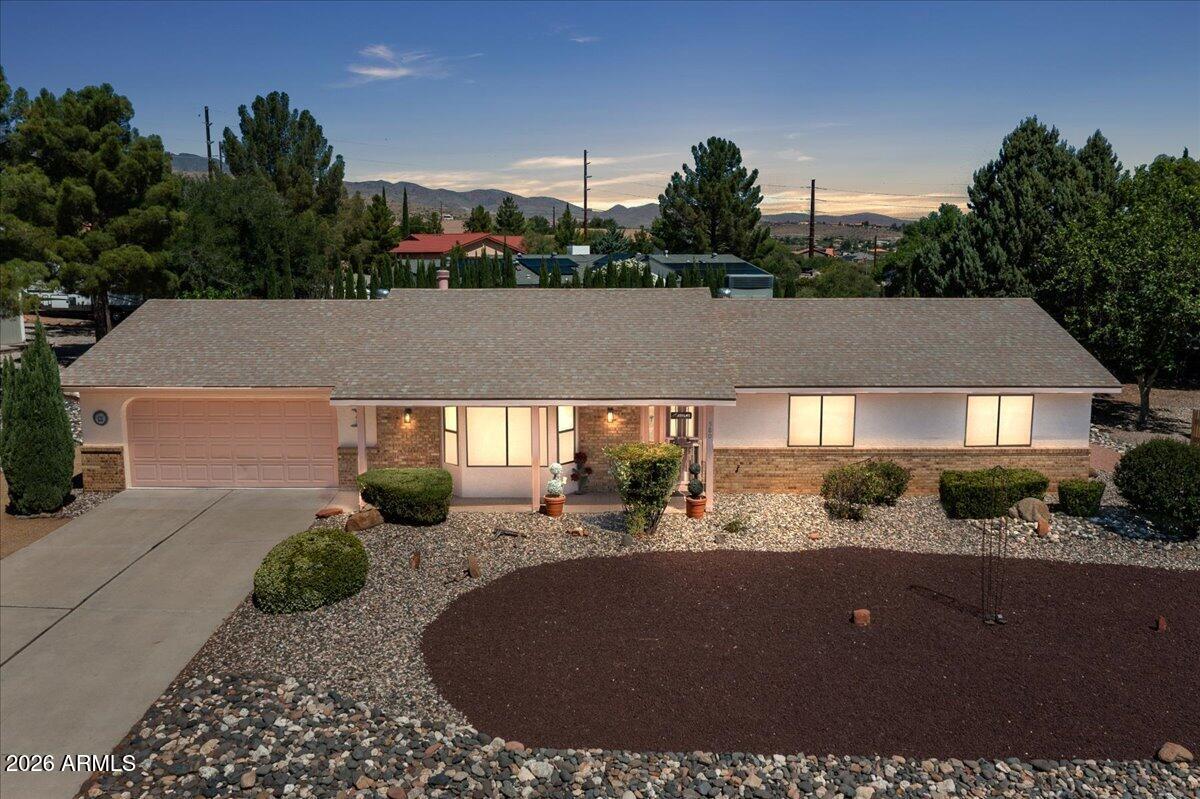 580 Everett Lane — photo