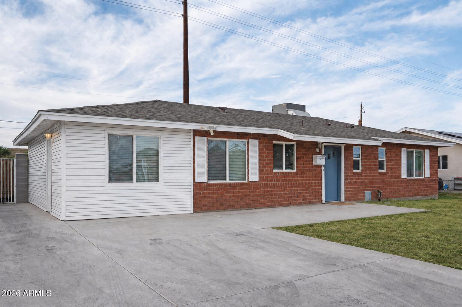 4702 E McKinley Street — photo