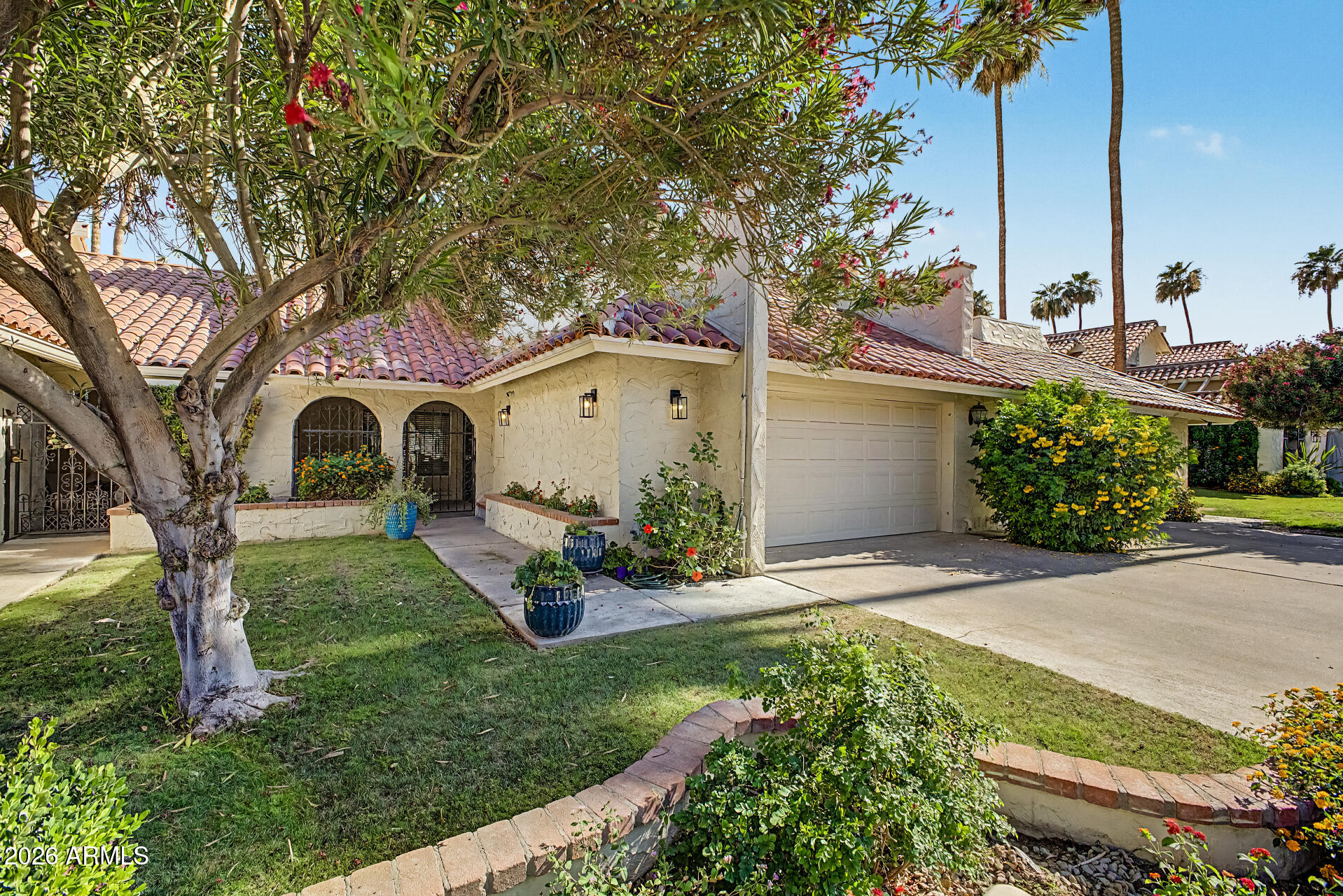 7123 E Buena Terra Way — photo