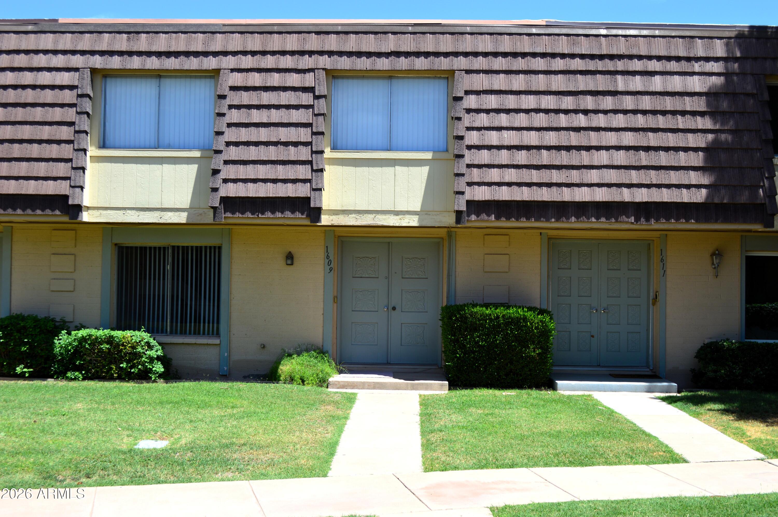 1609 E Malibu Drive — photo