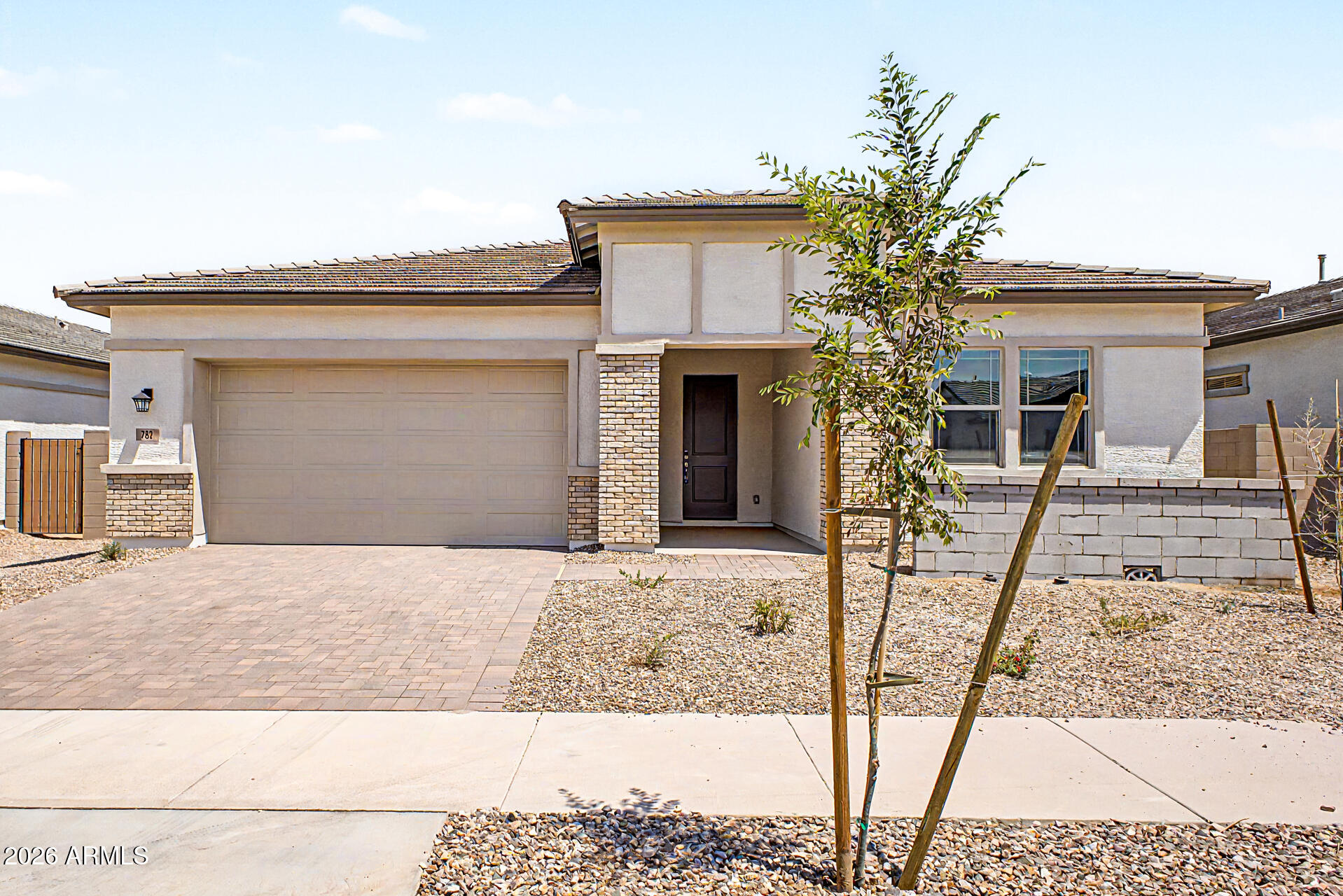 782 W Longwood Drive — photo
