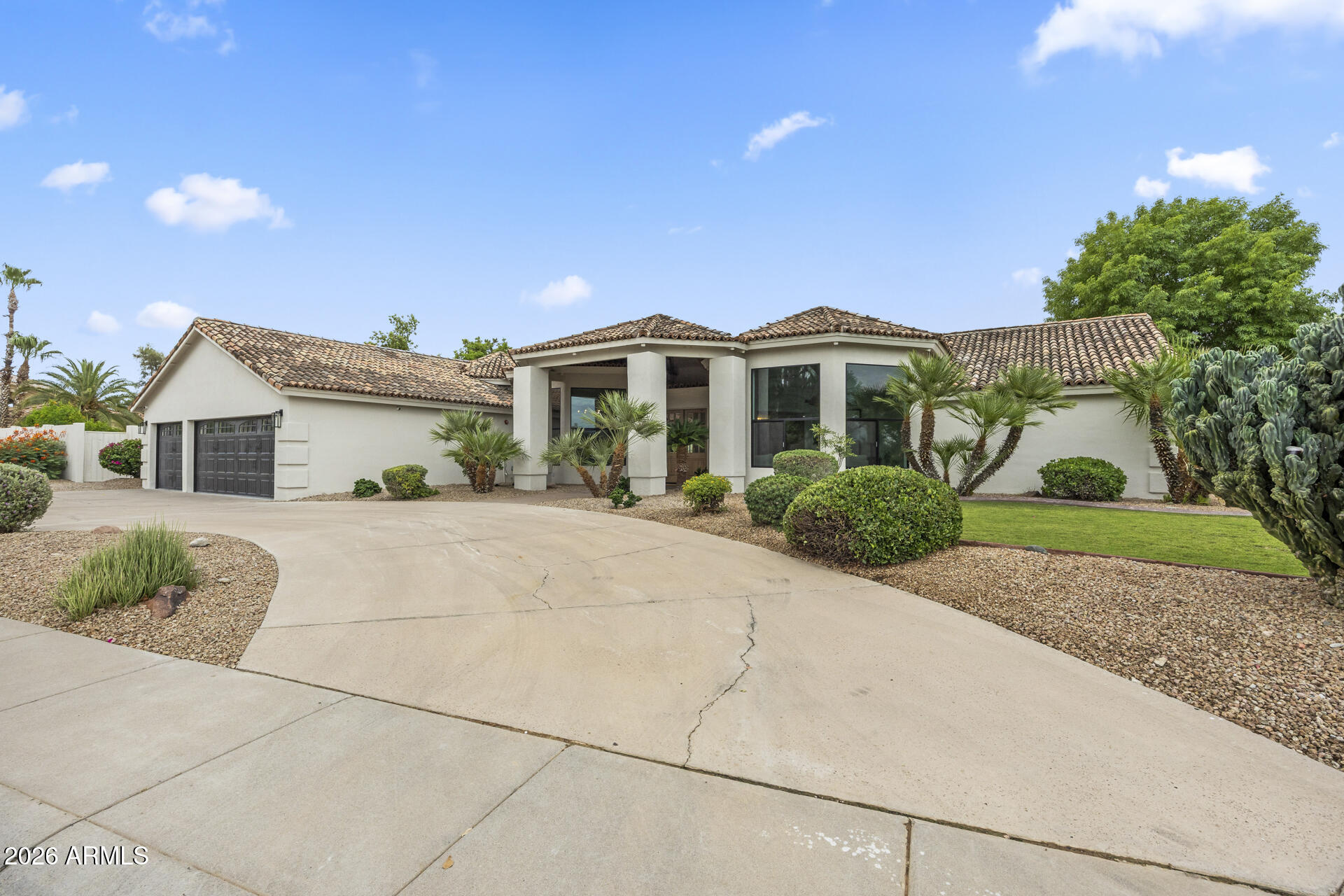 10205 E Corrine Drive — photo