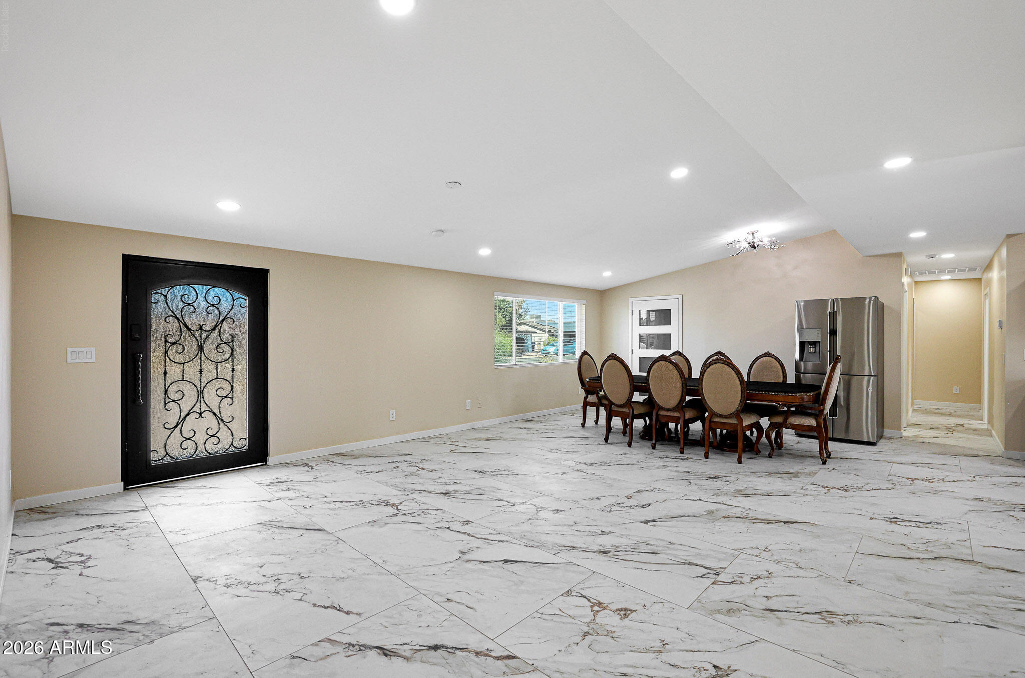 725 E Encanto Drive — photo