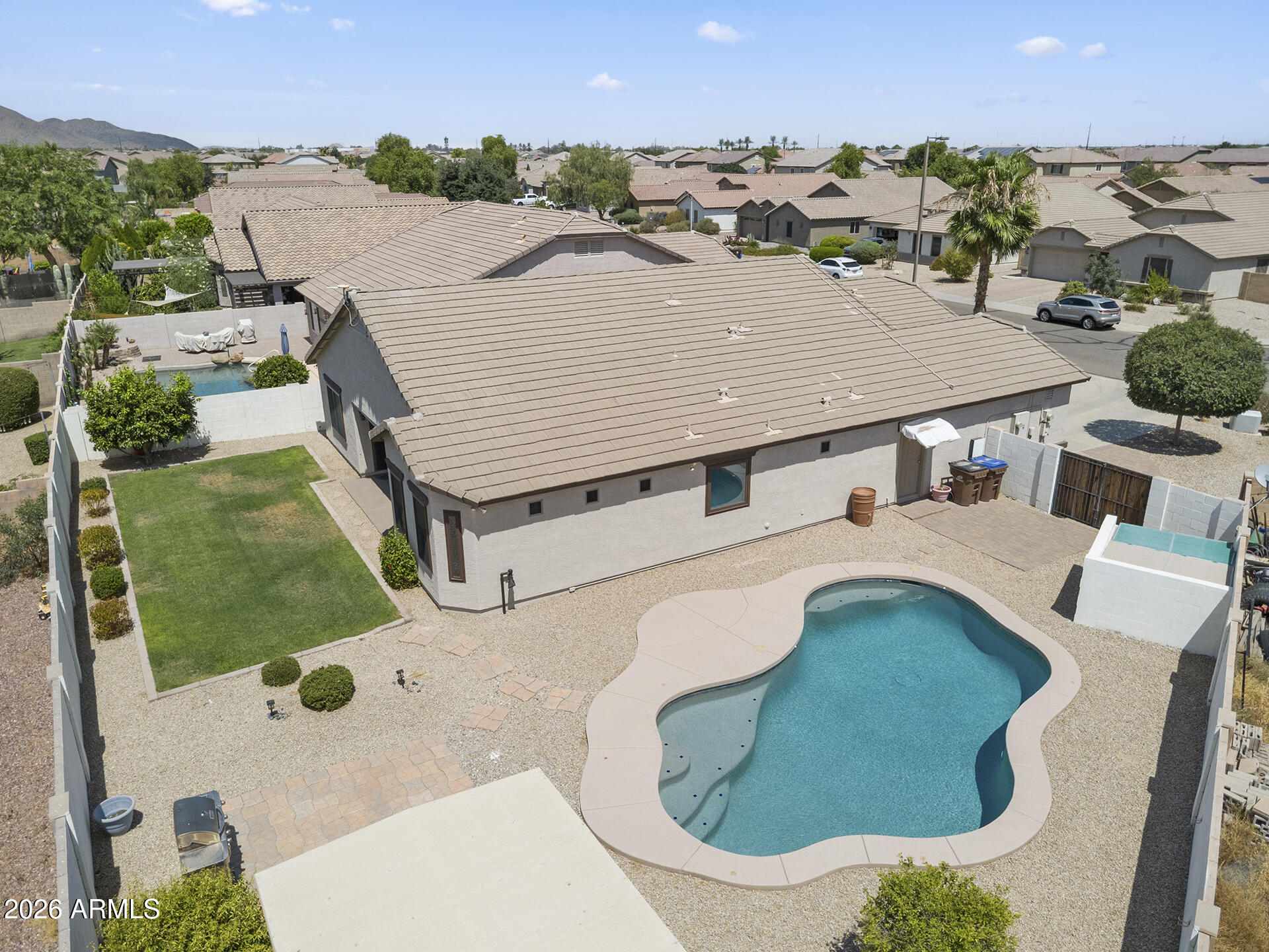 629 W Desert Valley Drive — photo