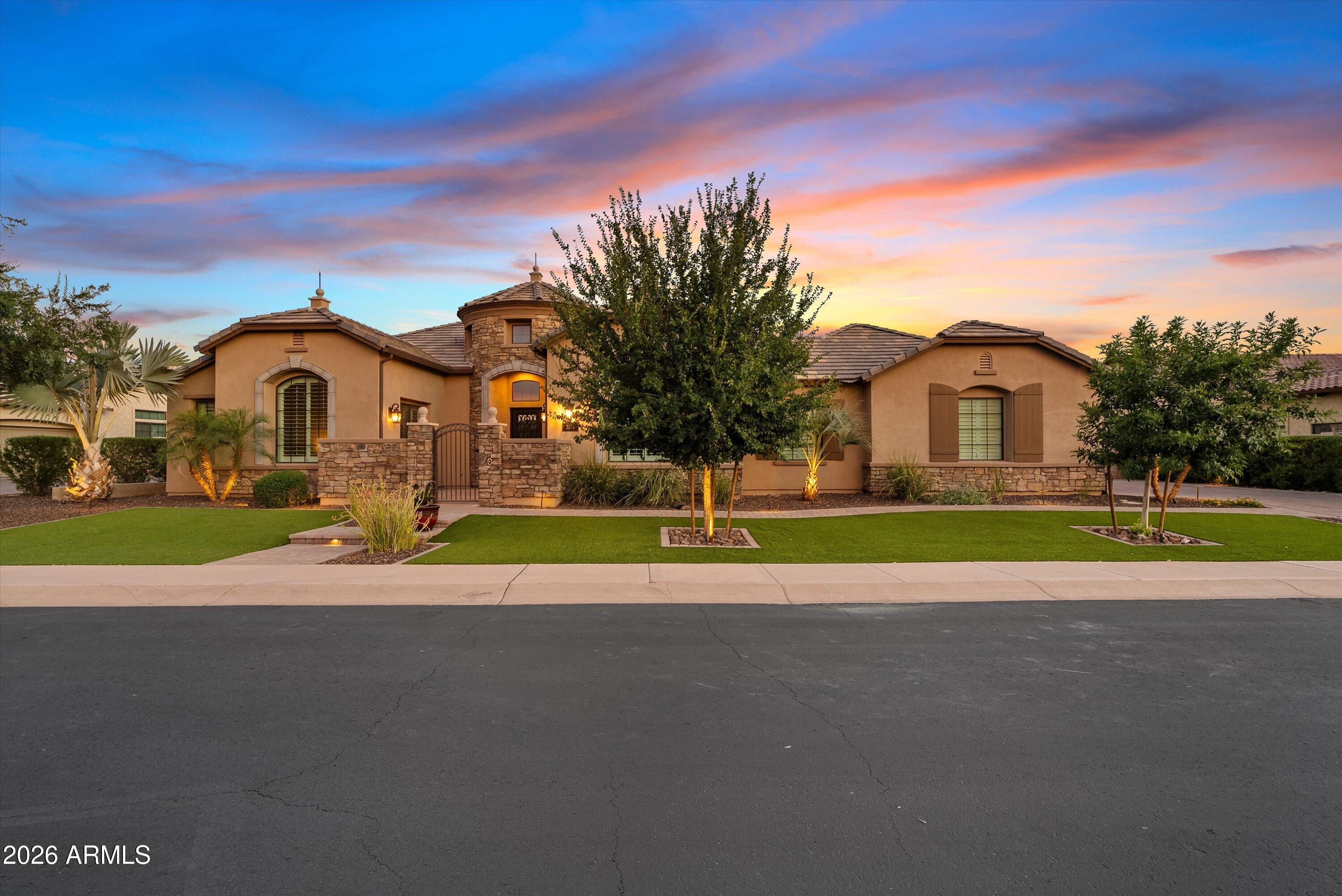 3245 E Knoll Circle — photo