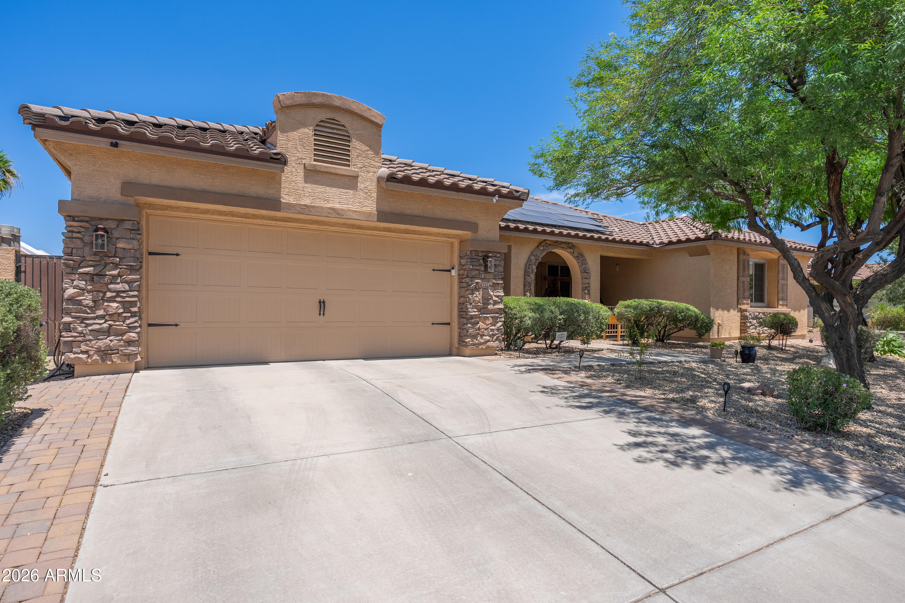 15236 W Pierson Street — photo
