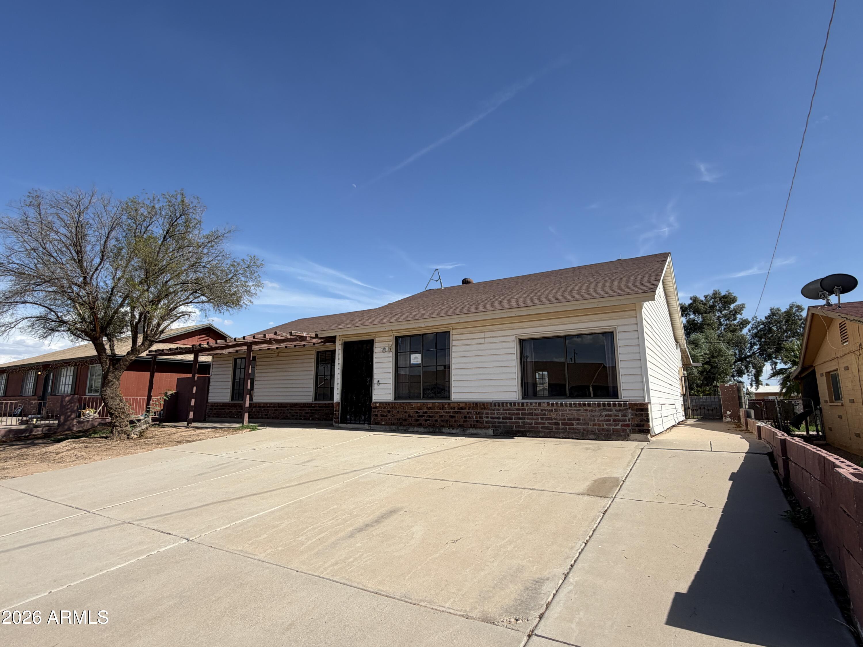 1131 E Bisnaga Street — photo