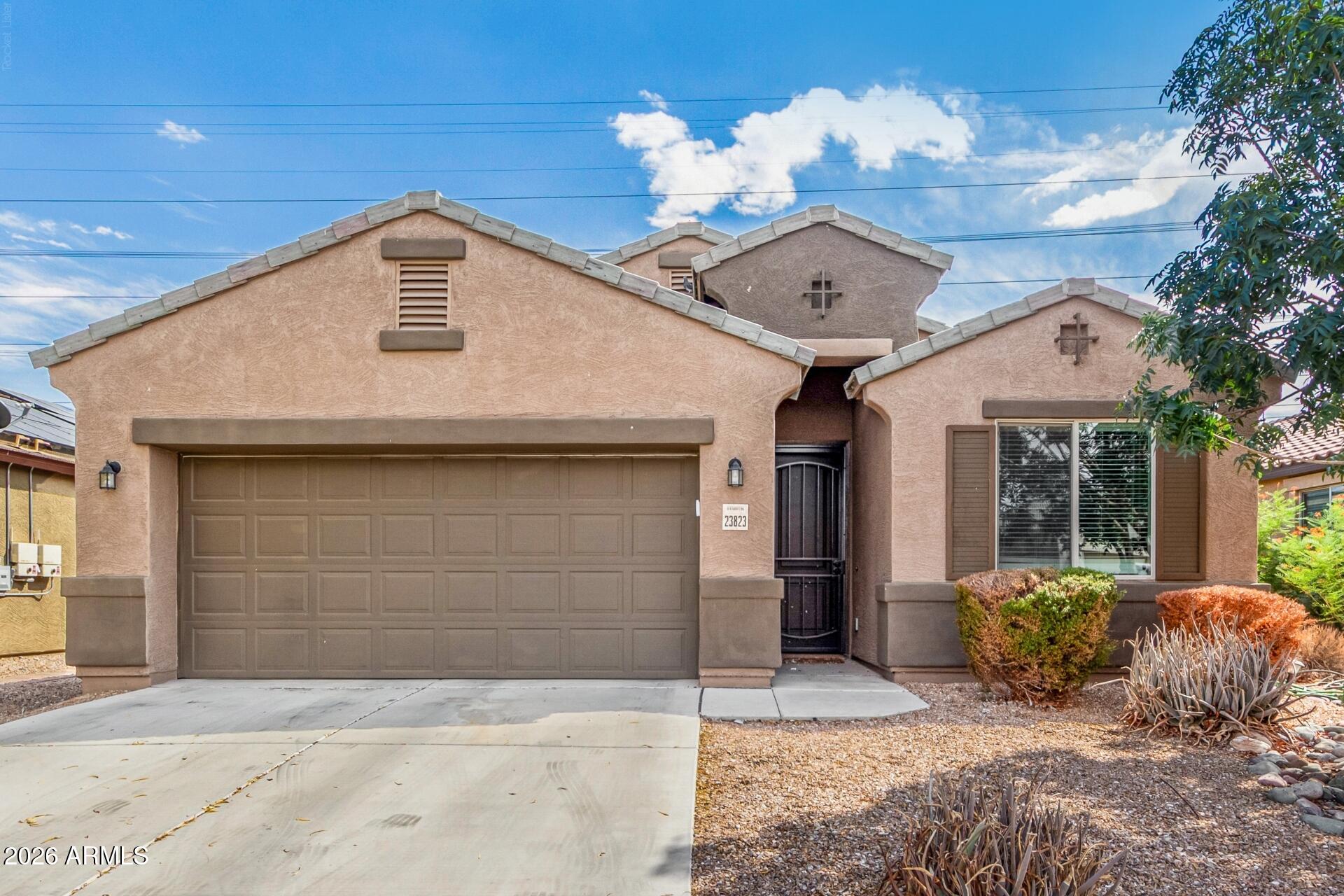 23823 W Magnolia Drive — photo