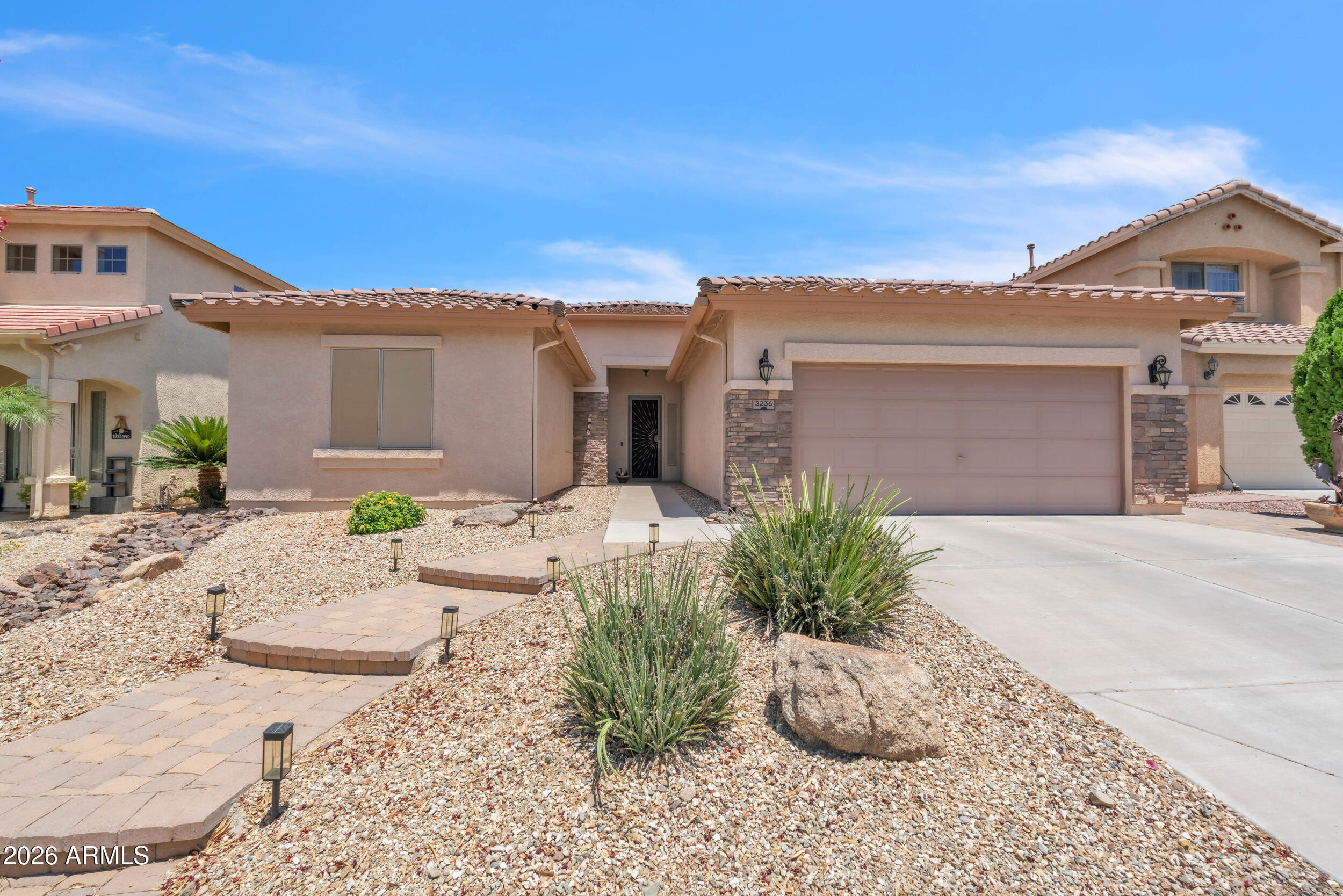 2236 W Spur Drive — photo