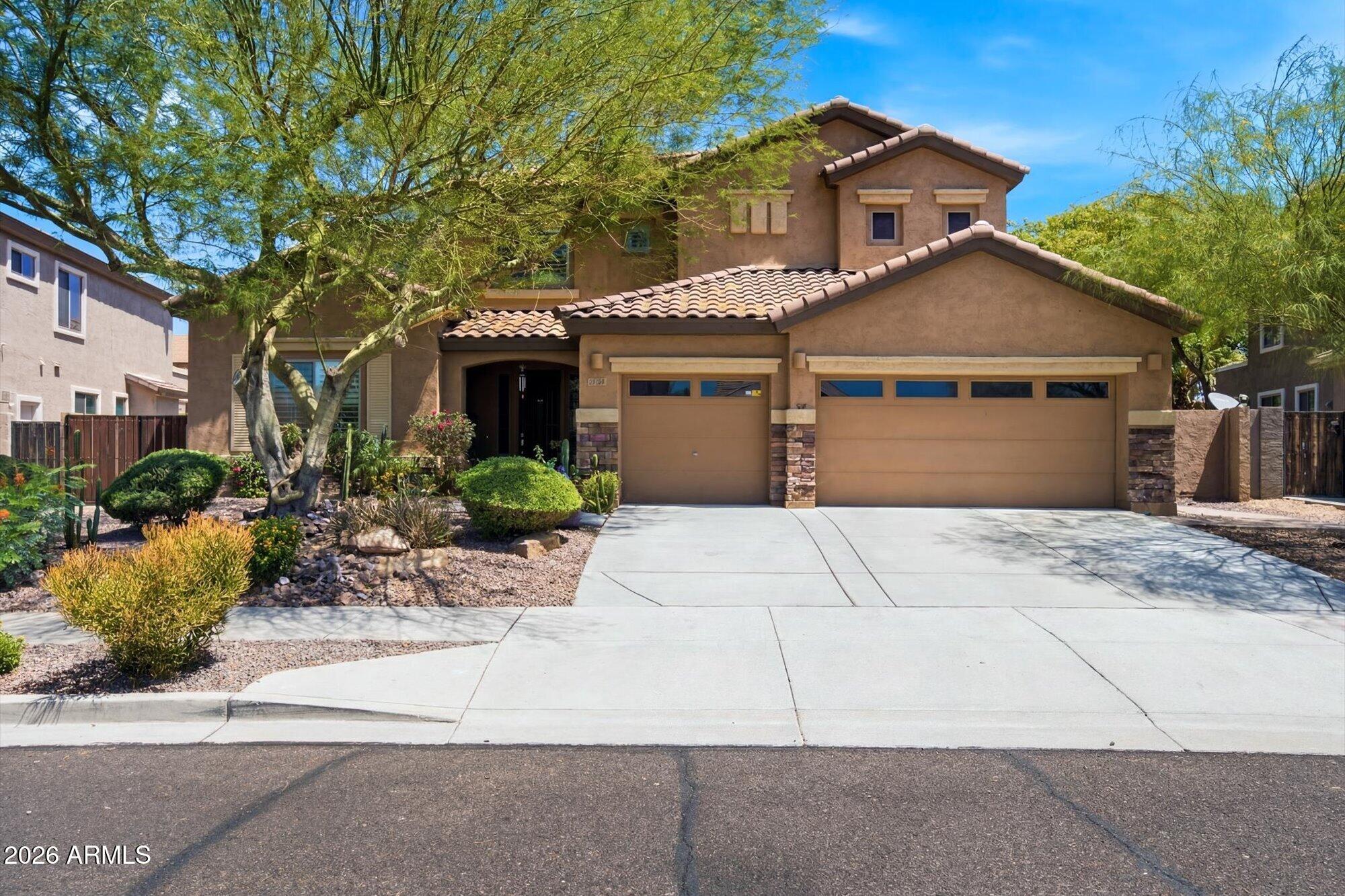 2310 W Red Range Way — photo