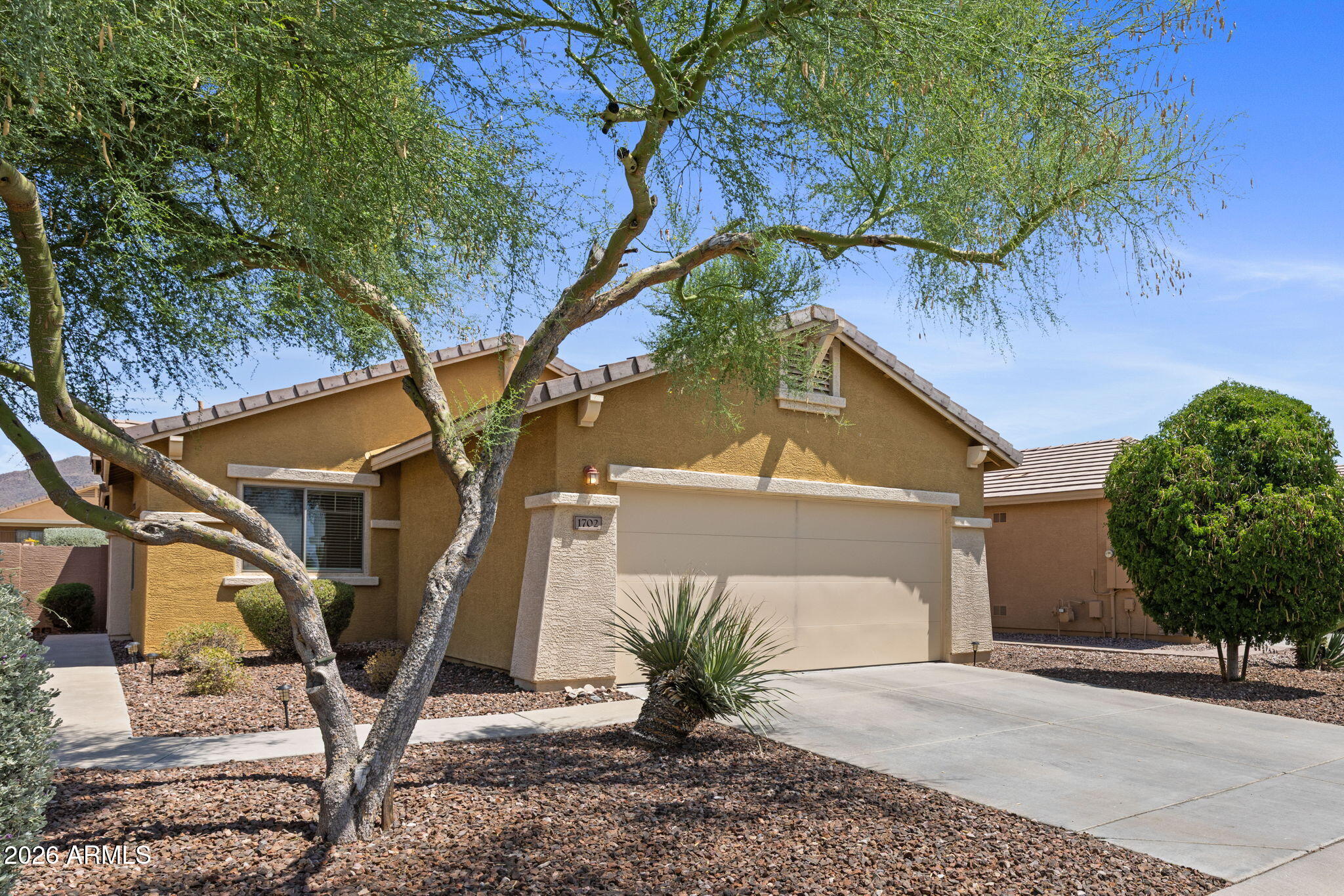 1702 W Owens Way — photo