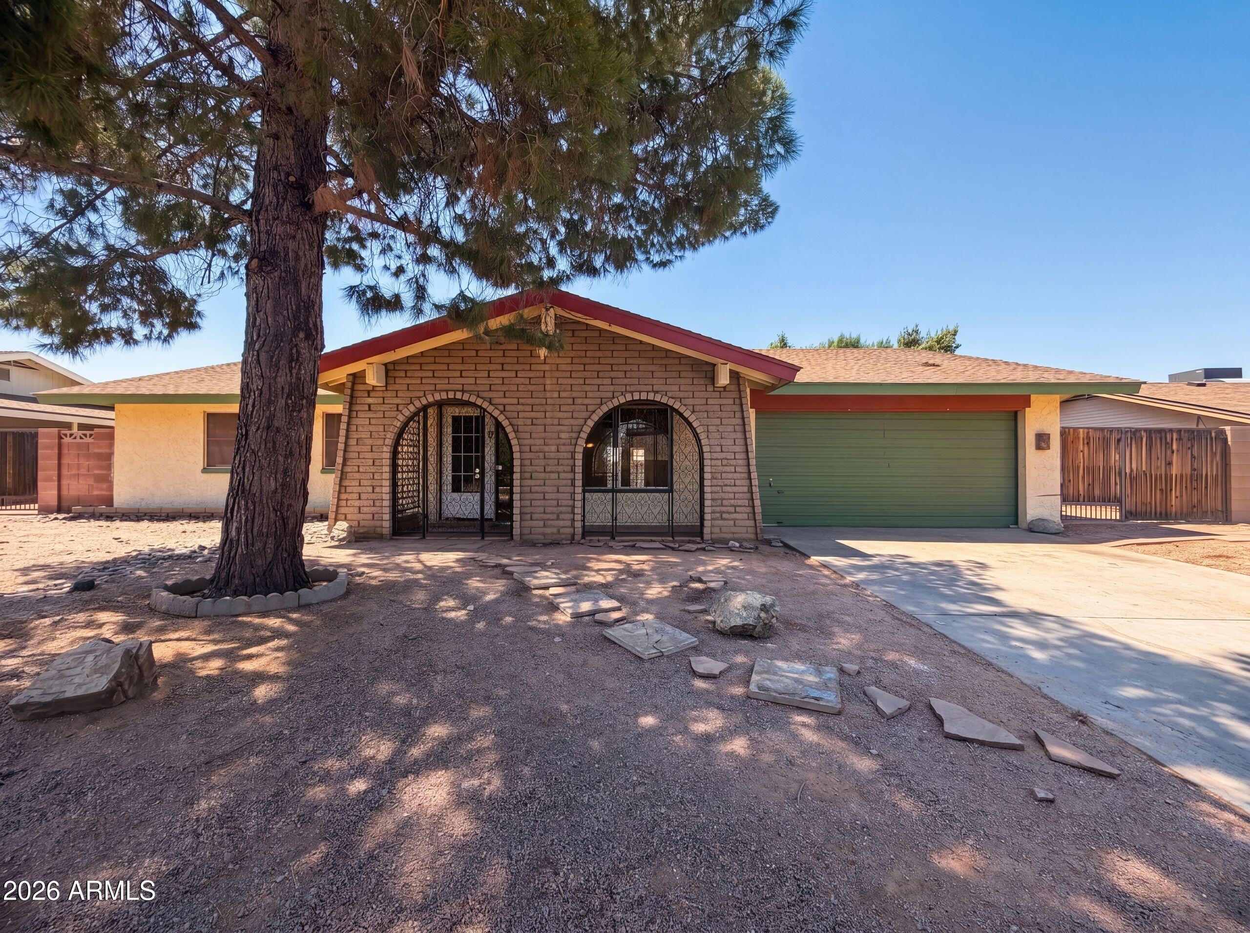 7519 E Ed Rice Avenue — photo