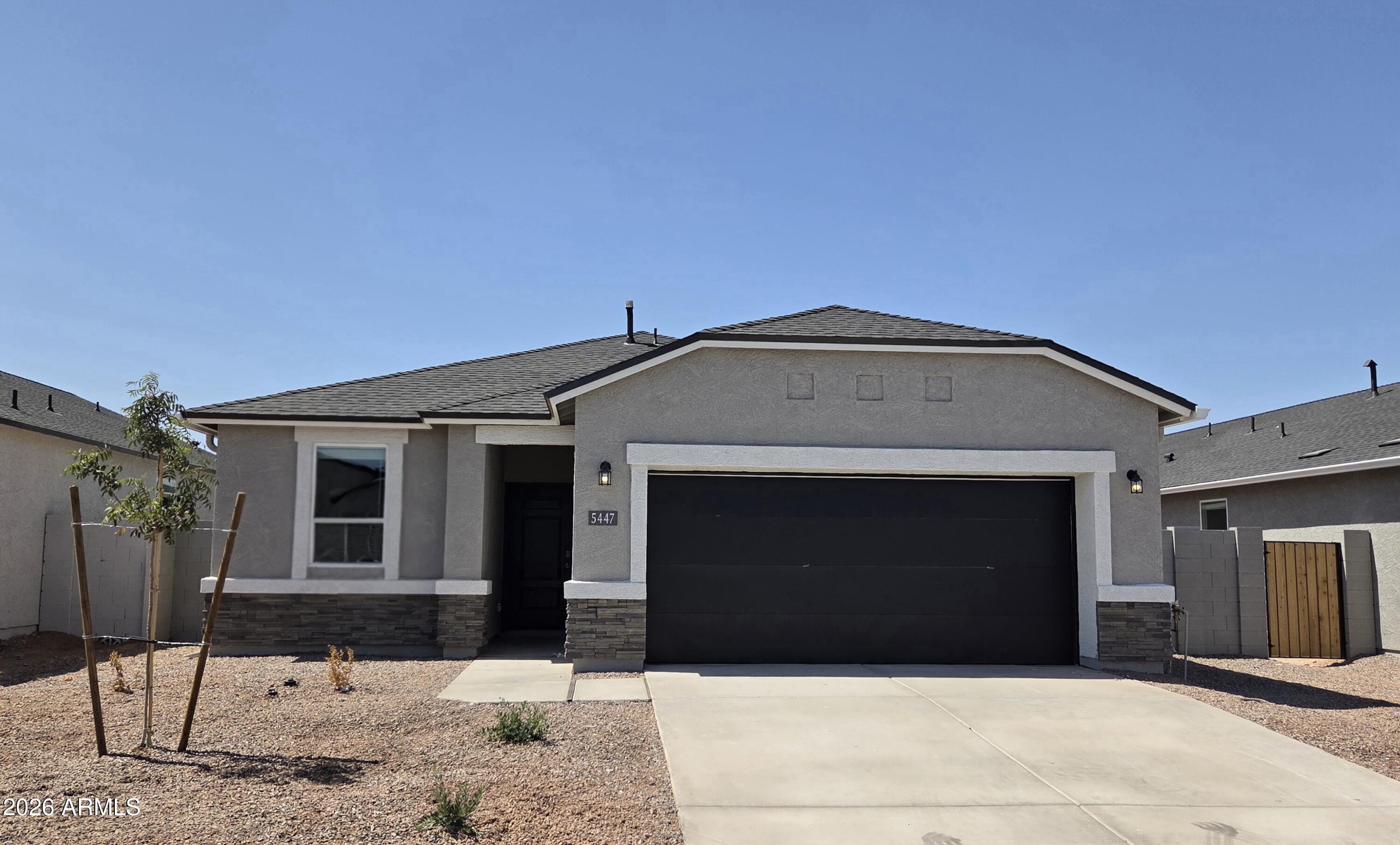 5447 E Darwin Drive — photo