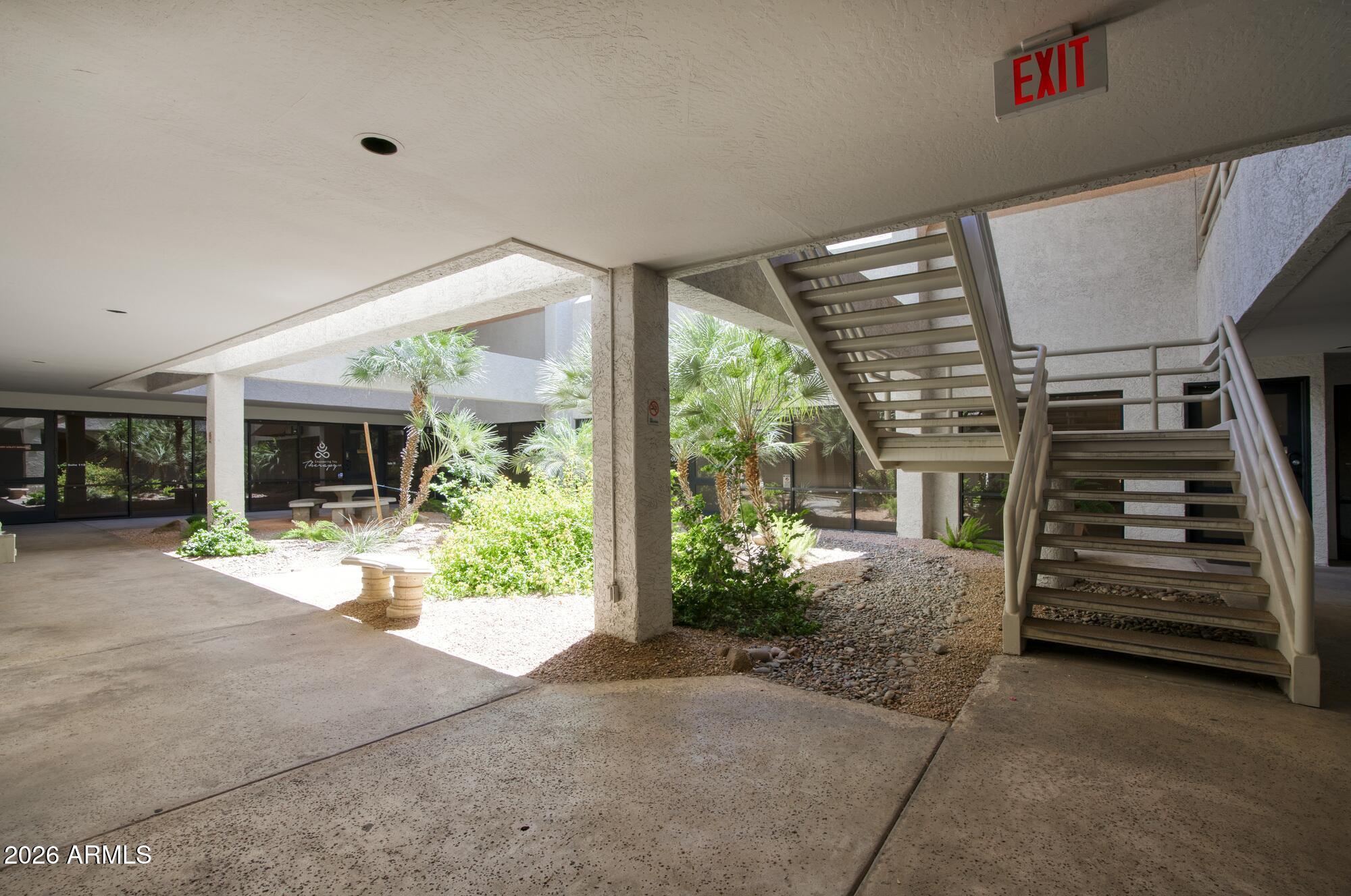 4801 S Lakeshore Drive 201 — photo
