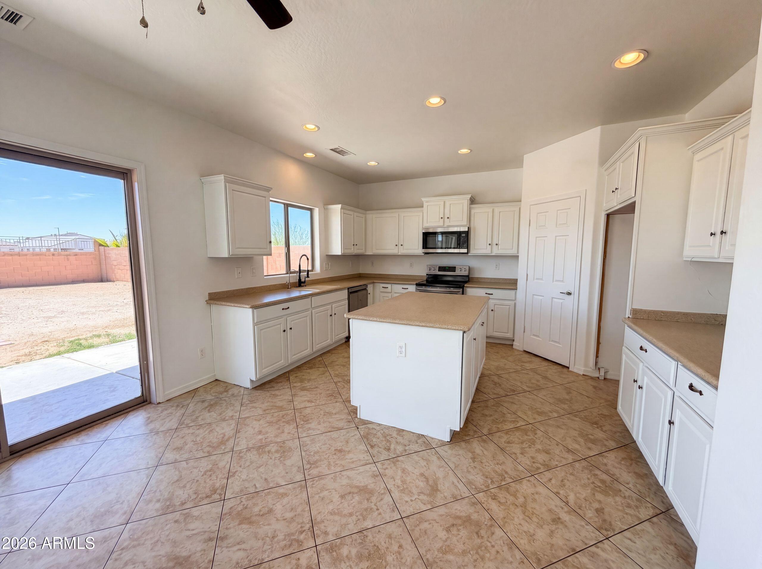 3269 N 301st Drive, Buckeye, AZ 85396 | Realty.com